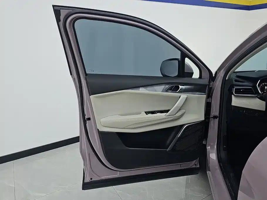 Lynk & Co 06 EM-P 2022 PHEV Shero Pink Special Edition — миниатюра 7