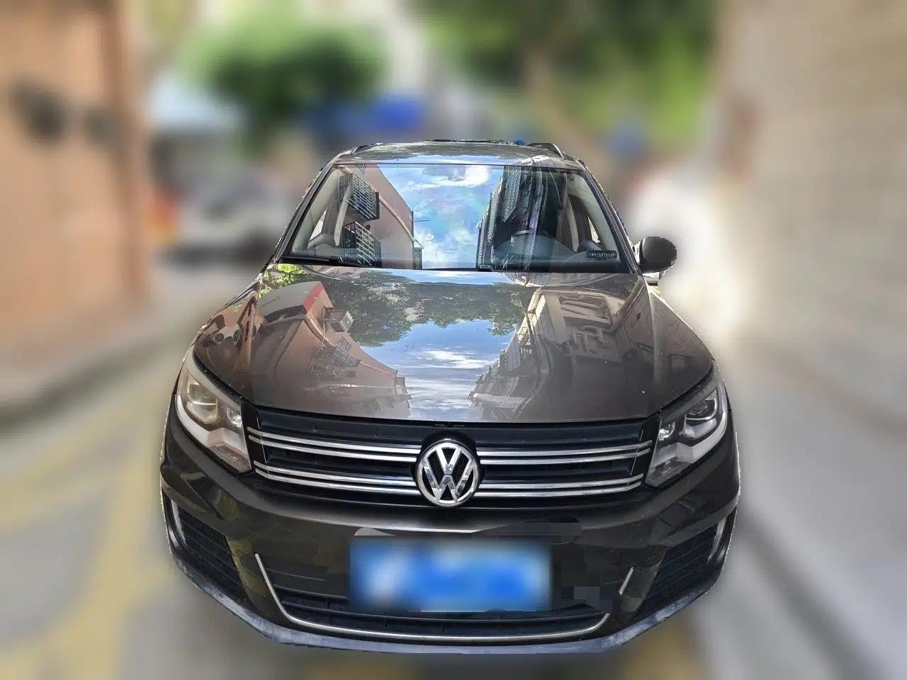 Volkswagen Tiguan 2015 1.8TSI Automatic Two-Wheel Drive Comfort Edition — миниатюра 2
