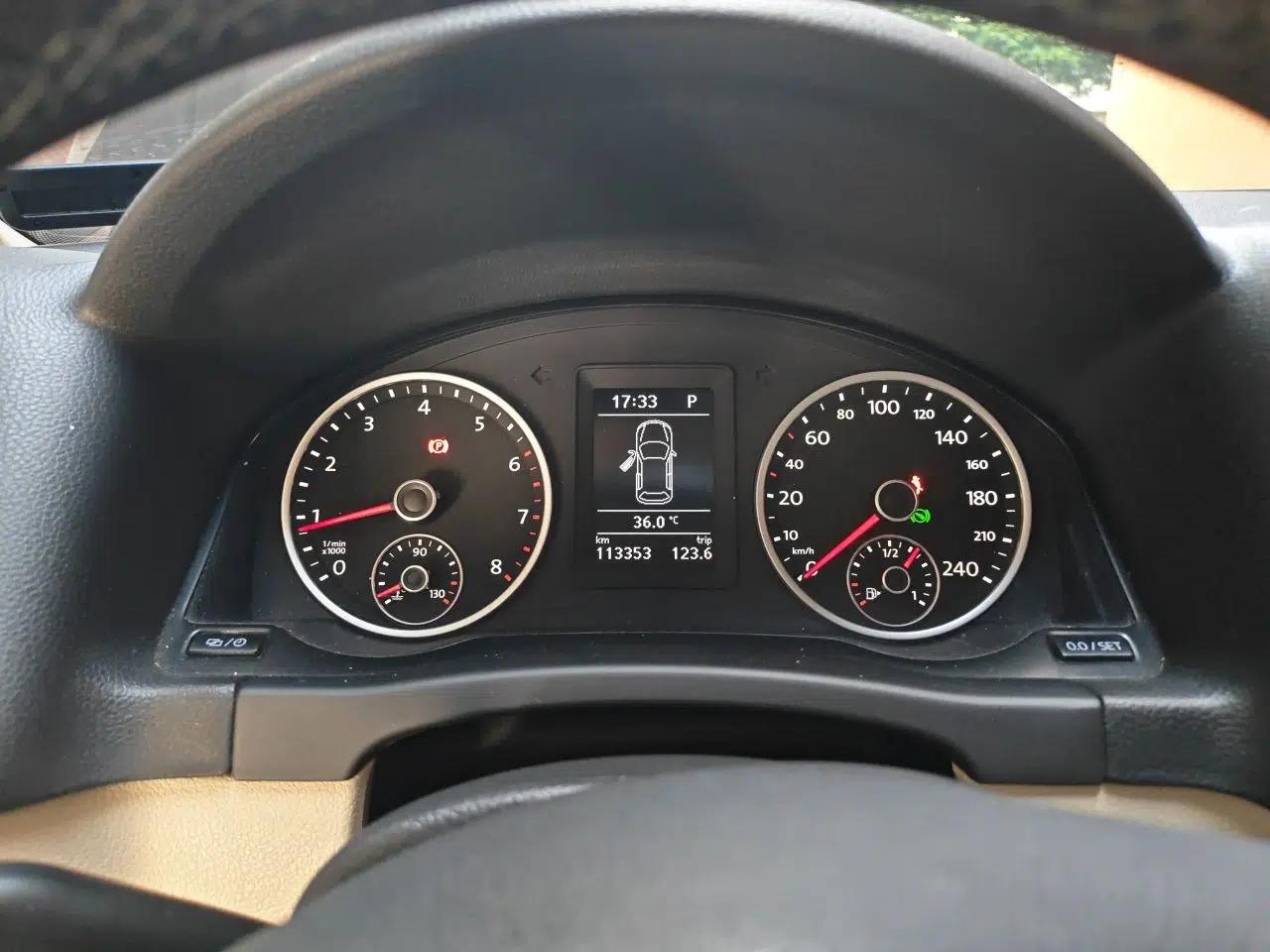 Volkswagen Tiguan 2015 1.8TSI Automatic Two-Wheel Drive Comfort Edition — миниатюра 11