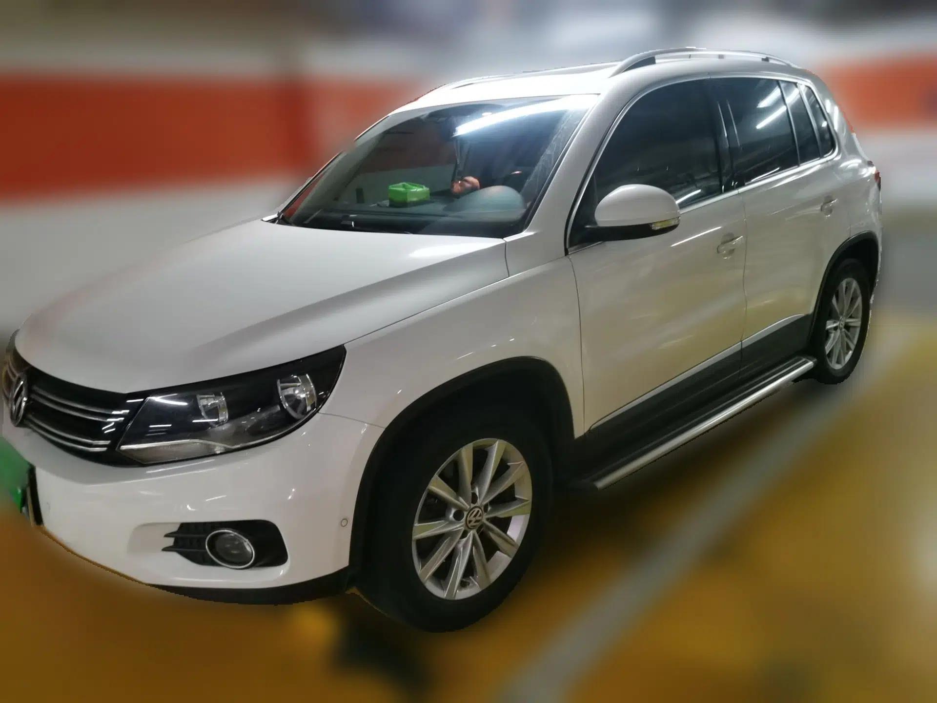 Volkswagen Tiguan 2012 2.0 TSI Comfort Edition — миниатюра 1
