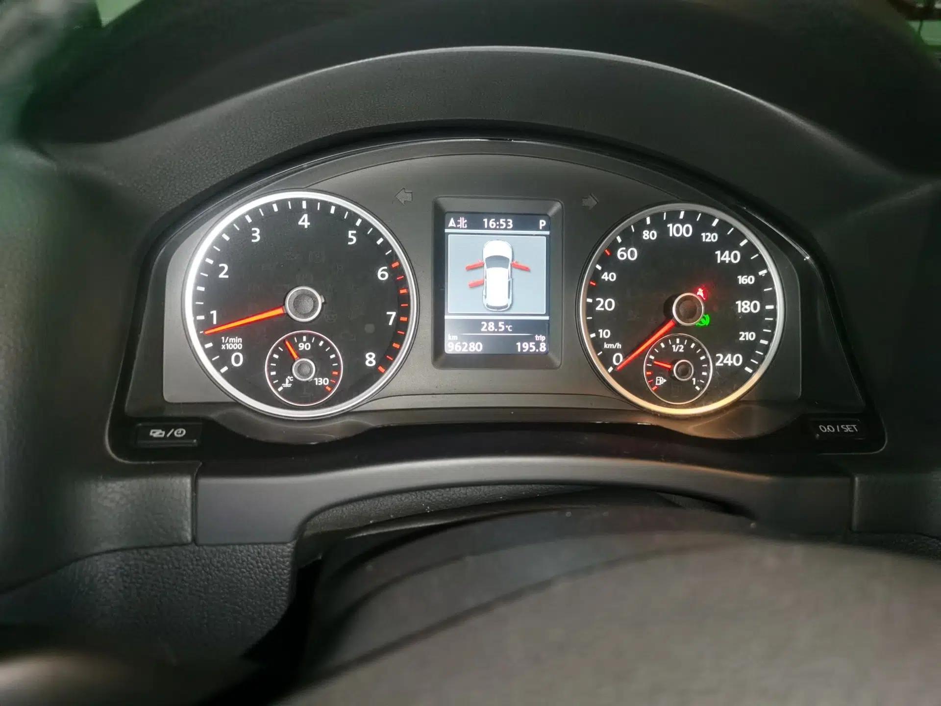 Volkswagen Tiguan 2012 2.0 TSI Comfort Edition — миниатюра 12