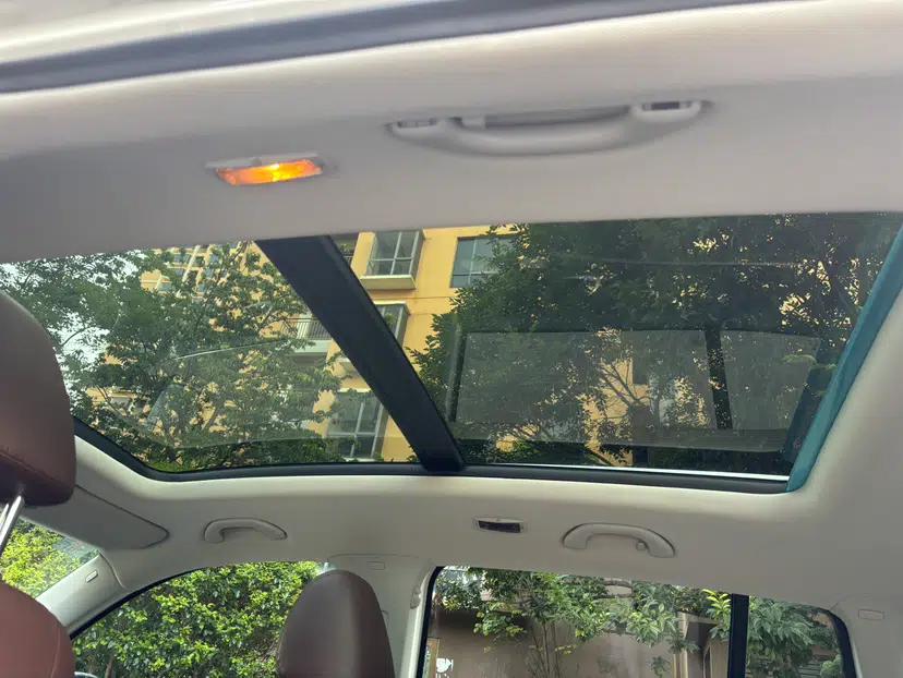 Volkswagen Tiguan 2013 1.8TSI Automatic Two-Wheel Drive Luxury Model — миниатюра 19