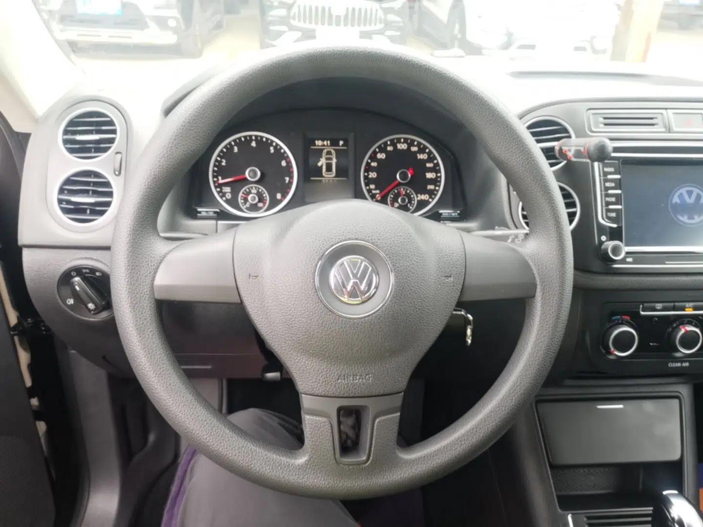 Volkswagen Tiguan 2016 300TSI Automatic Two-Wheel Drive Trend Edition — миниатюра 13