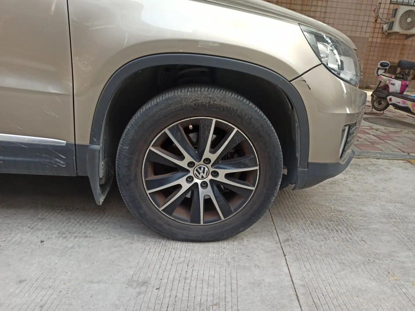 Volkswagen Tiguan 2015 1.8TSI Automatic All-Wheel-Drive Luxury Model — миниатюра 2