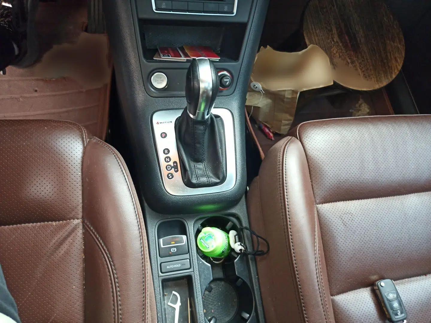 Volkswagen Tiguan 2015 1.8TSI Automatic All-Wheel-Drive Luxury Model — миниатюра 11
