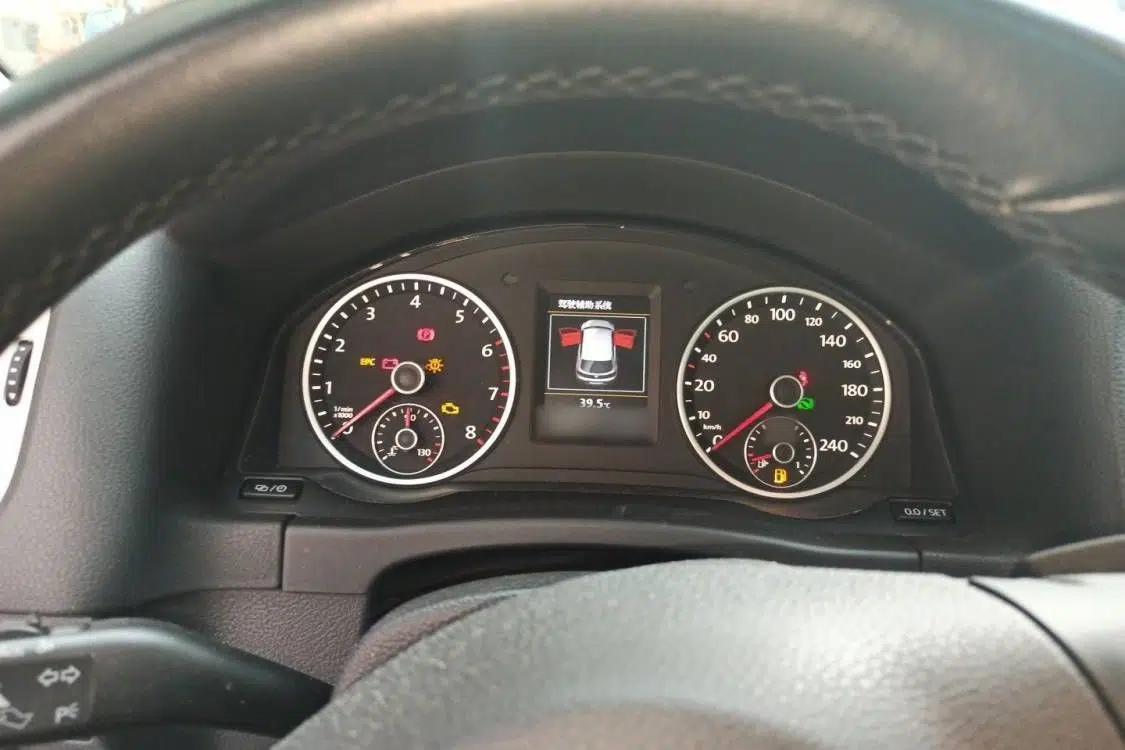 Volkswagen Tiguan 2015 1.8TSI Automatic All-Wheel-Drive Luxury Model — миниатюра 17