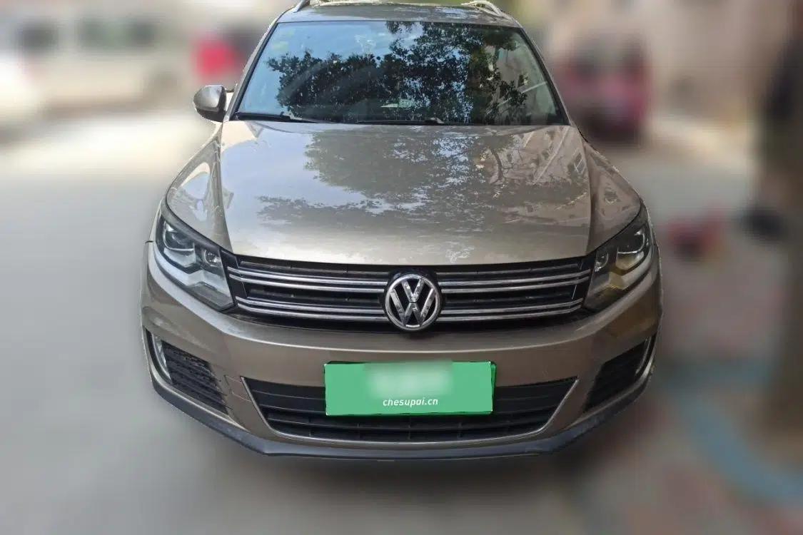 Volkswagen Tiguan 2015 1.8TSI Automatic All-Wheel-Drive Luxury Model — миниатюра 5