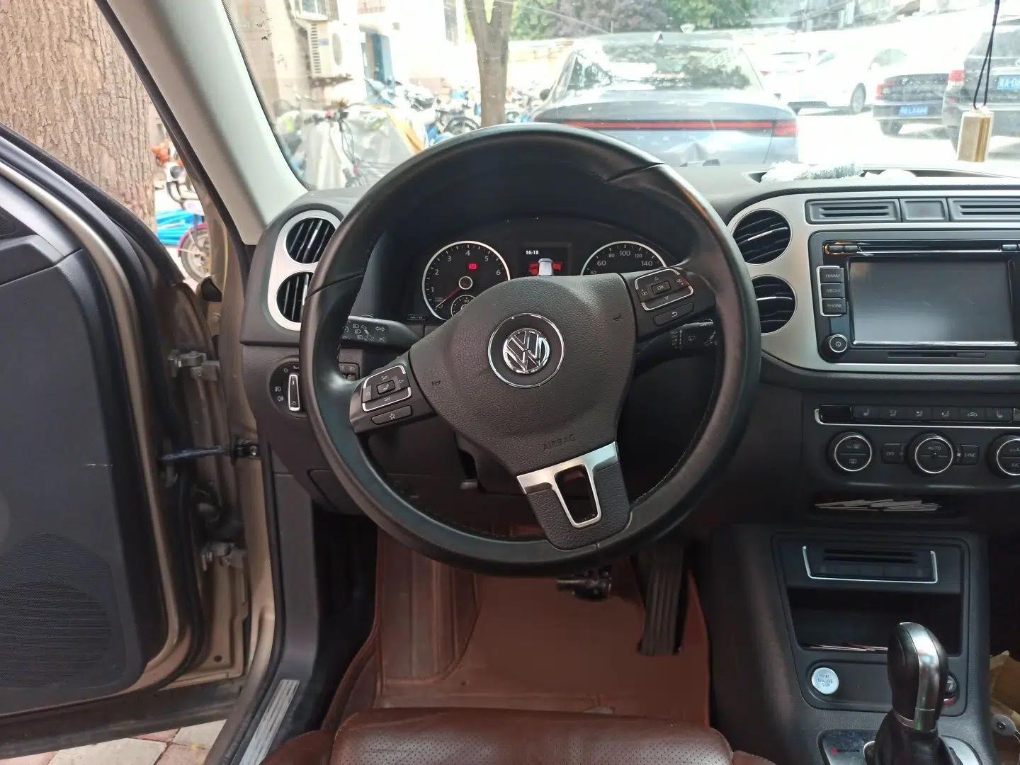 Volkswagen Tiguan 2015 1.8TSI Automatic All-Wheel-Drive Luxury Model — миниатюра 7
