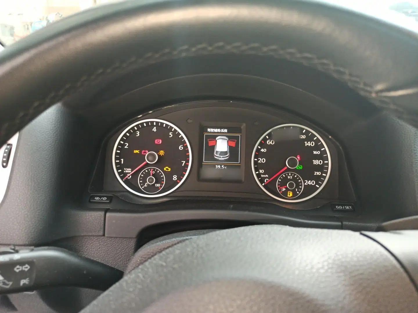 Volkswagen Tiguan 2015 1.8TSI Automatic All-Wheel-Drive Luxury Model — миниатюра 8