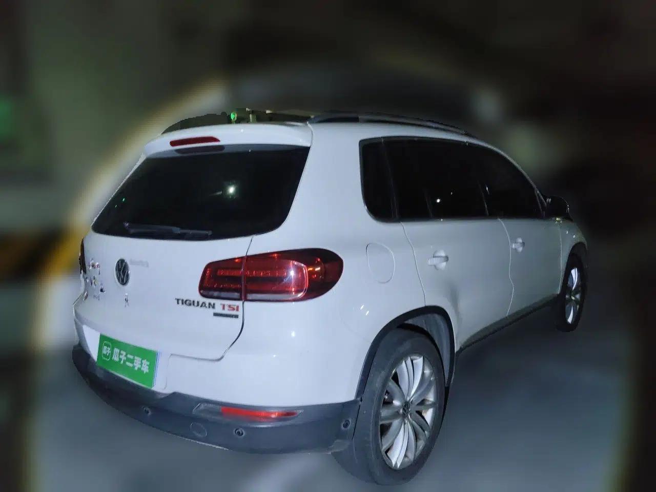Volkswagen Tiguan 2013 2.0 TSI Automatic All-Wheel-Drive Flagship Edition — миниатюра 6