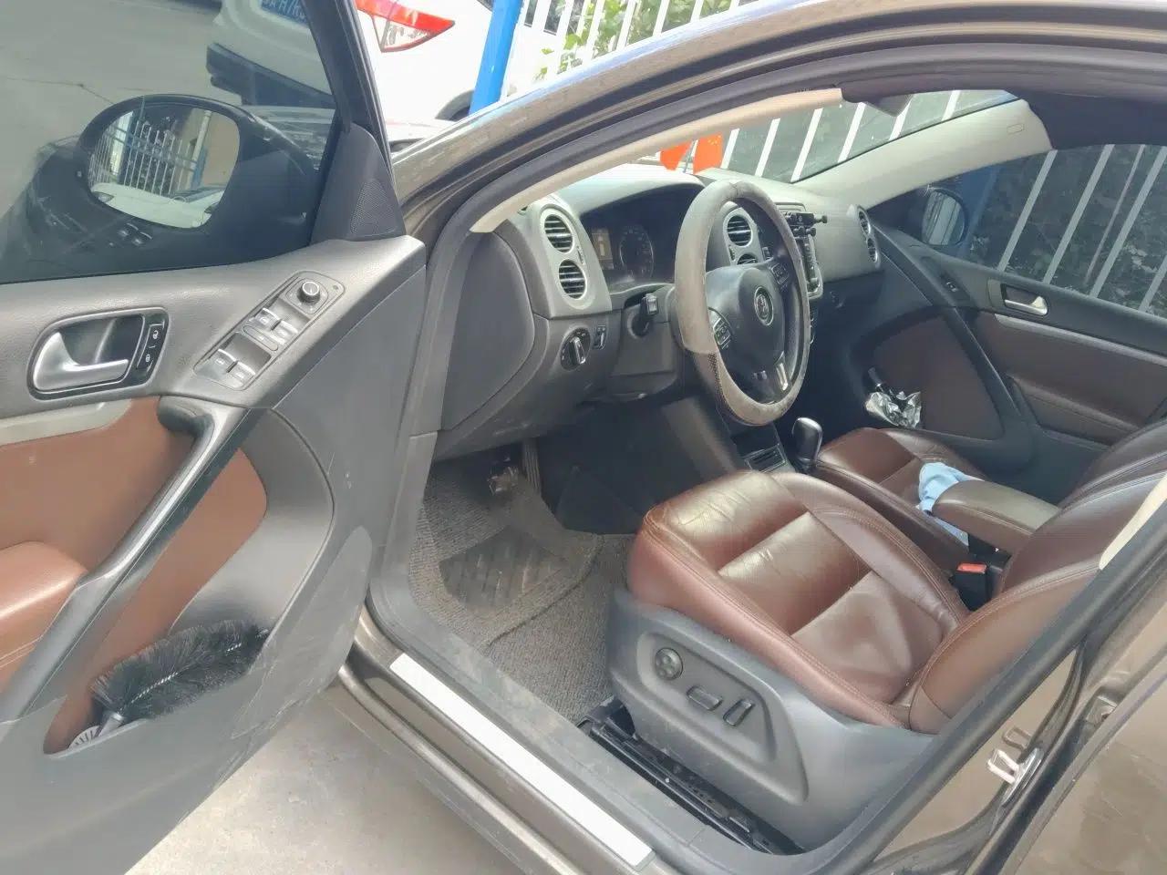 Volkswagen Tiguan 2013 2.0 TSI Automatic All-Wheel Drive Luxury Edition — миниатюра 16