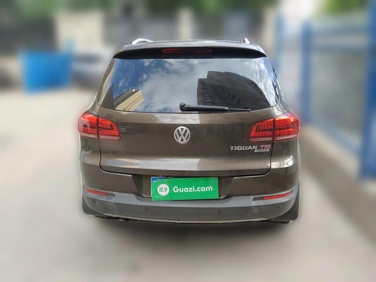 Volkswagen Tiguan 2013 2.0 TSI Automatic All-Wheel Drive Luxury Edition — миниатюра 5