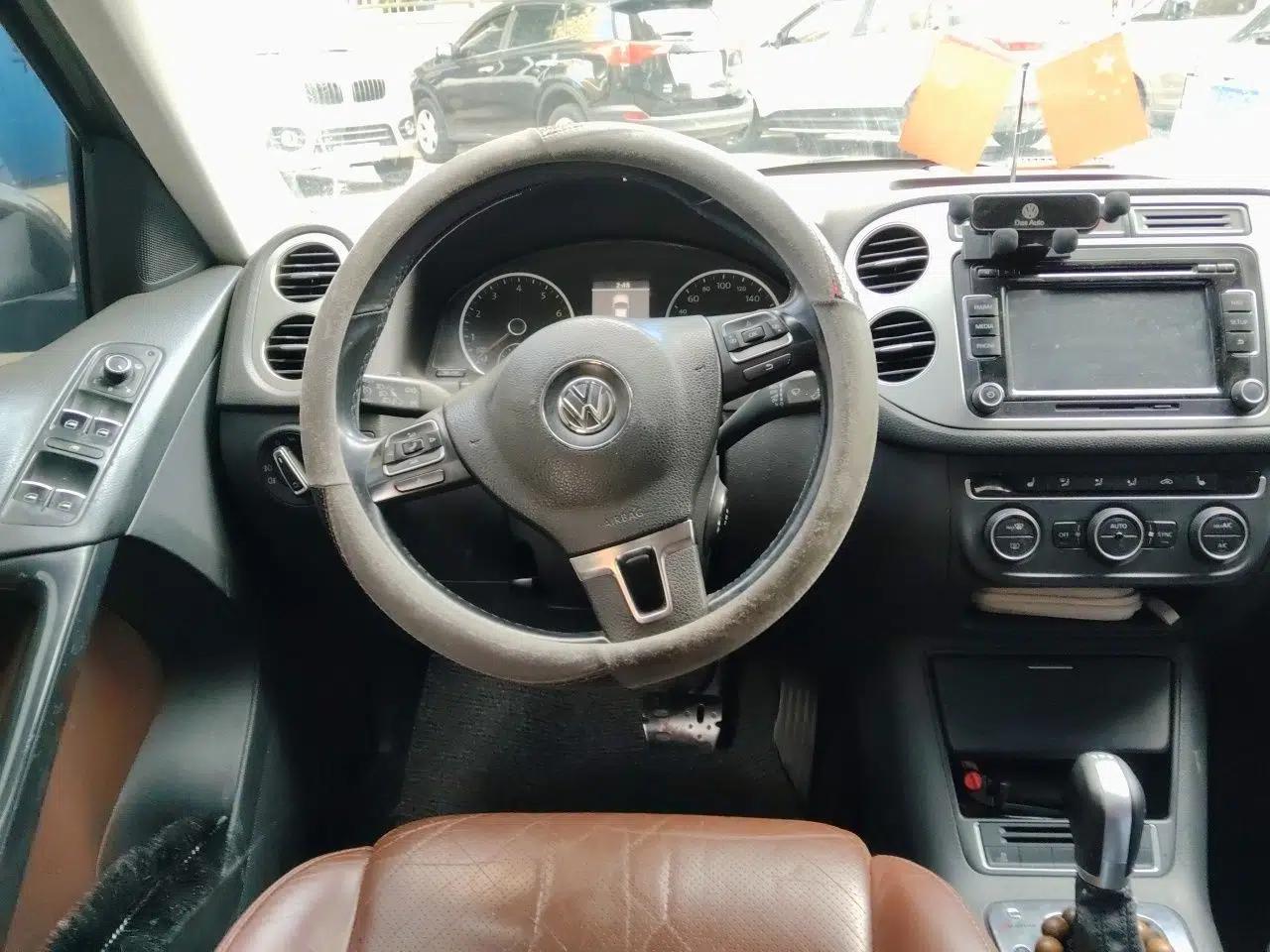 Volkswagen Tiguan 2013 2.0 TSI Automatic All-Wheel Drive Luxury Edition — миниатюра 10