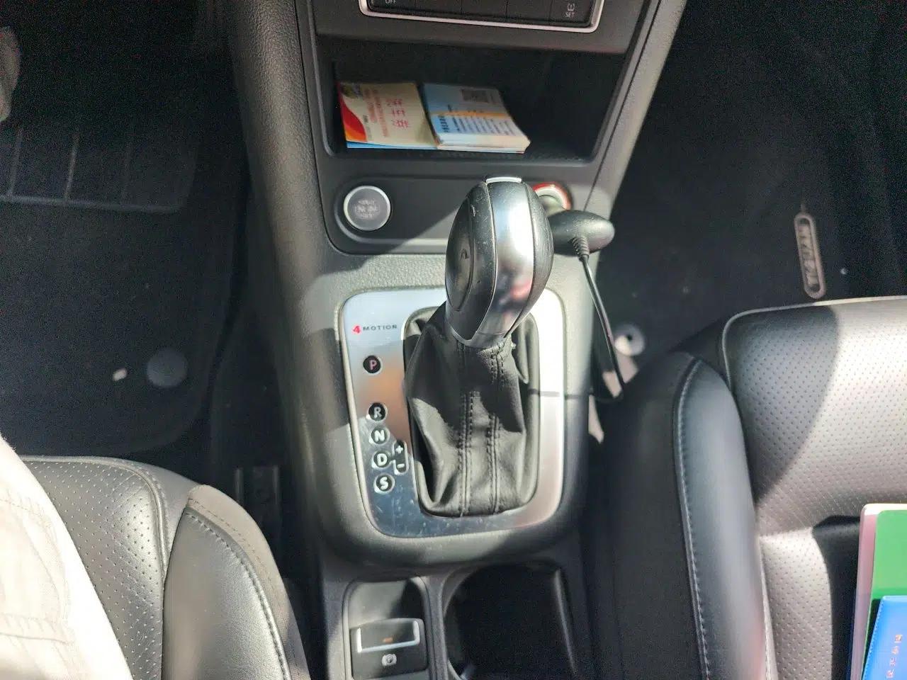 Volkswagen Tiguan 2015 1.8TSI Automatic All-Wheel-Drive Luxury Model — миниатюра 14