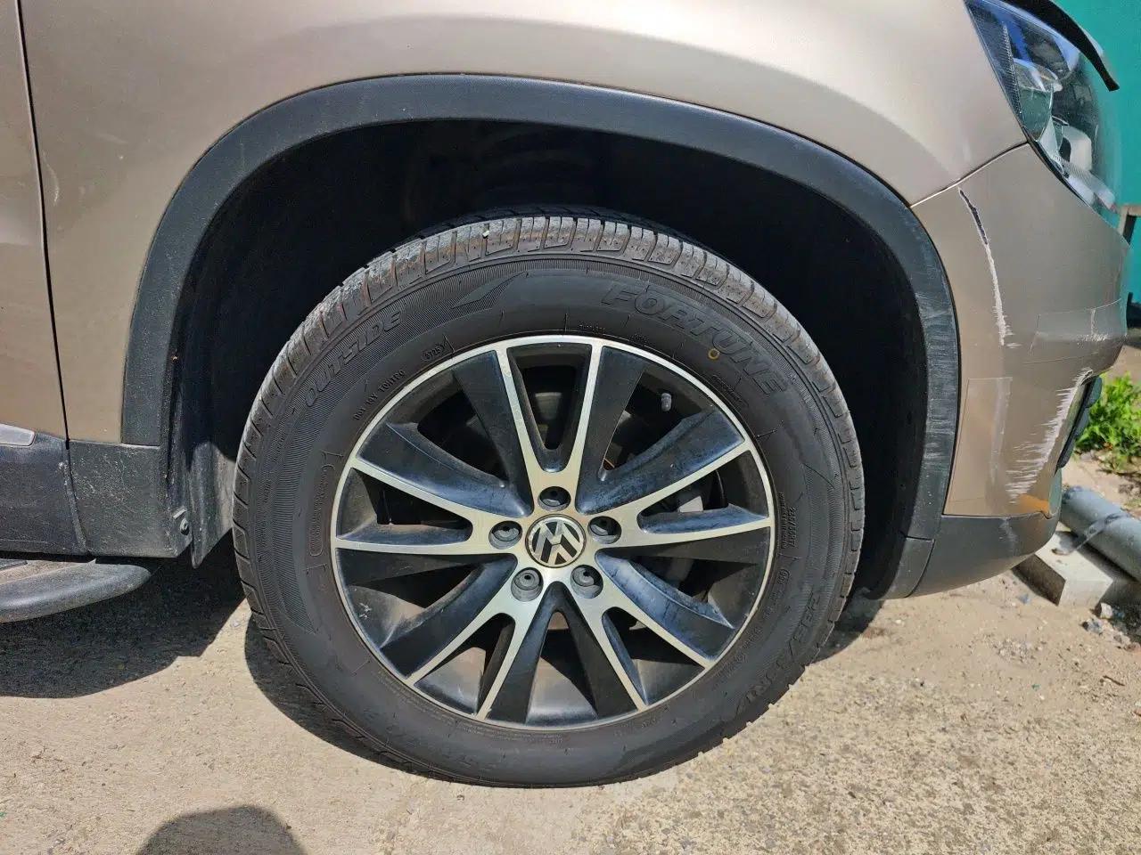 Volkswagen Tiguan 2015 1.8TSI Automatic All-Wheel-Drive Luxury Model — миниатюра 8