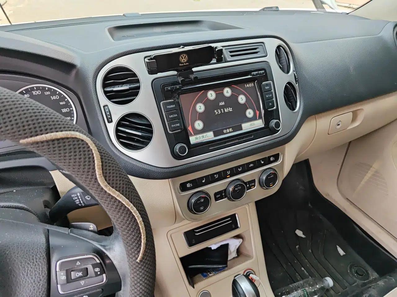 Volkswagen Tiguan 2015 1.8TSI Automatic All-Wheel-Drive Luxury Model — миниатюра 13