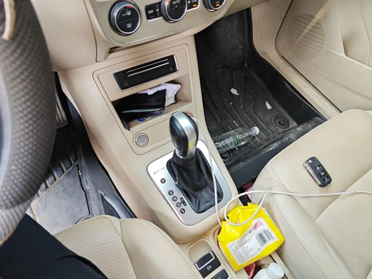 Volkswagen Tiguan 2015 1.8TSI Automatic All-Wheel-Drive Luxury Model — миниатюра 14