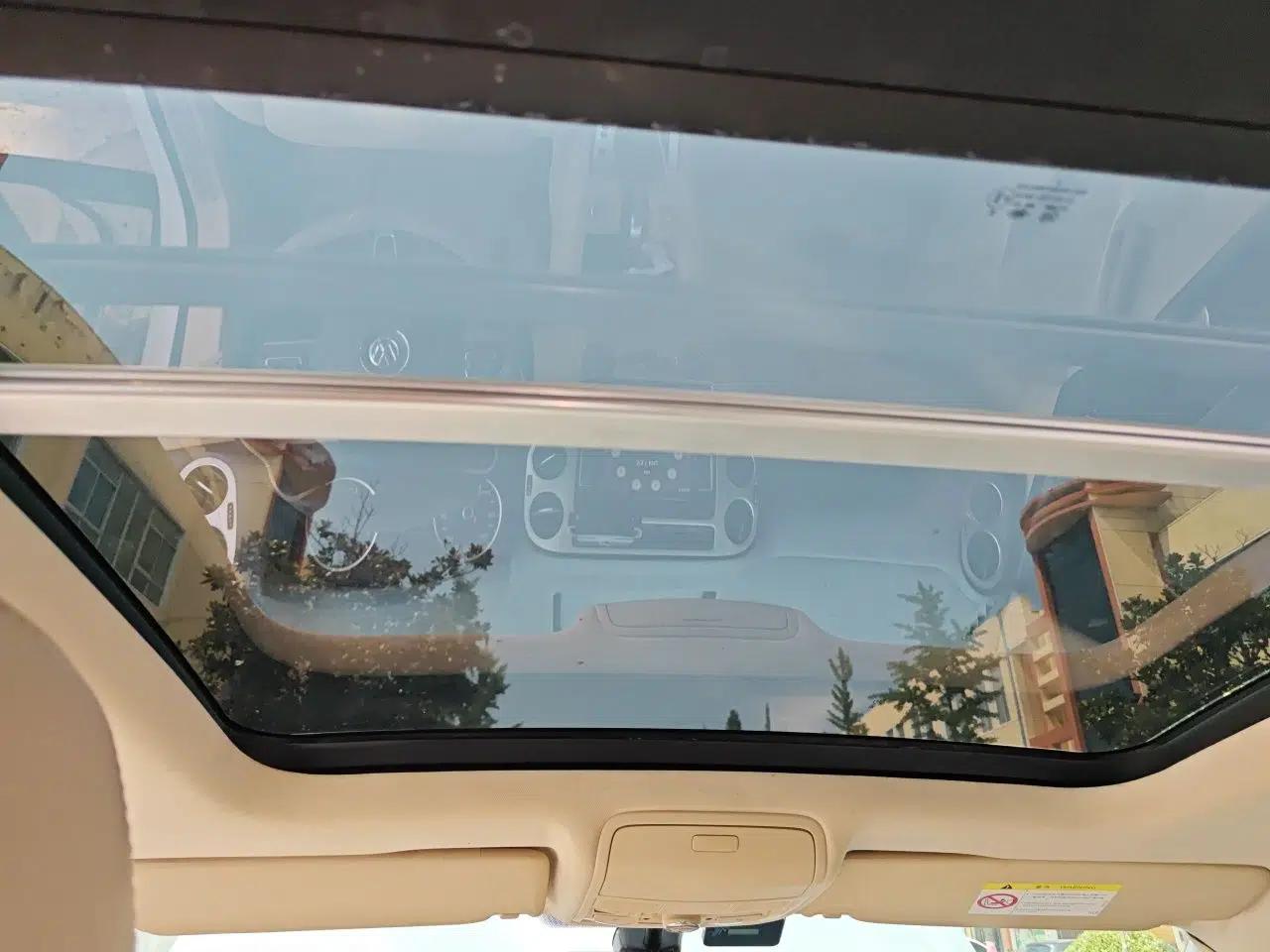 Volkswagen Tiguan 2015 1.8TSI Automatic All-Wheel-Drive Luxury Model — миниатюра 18