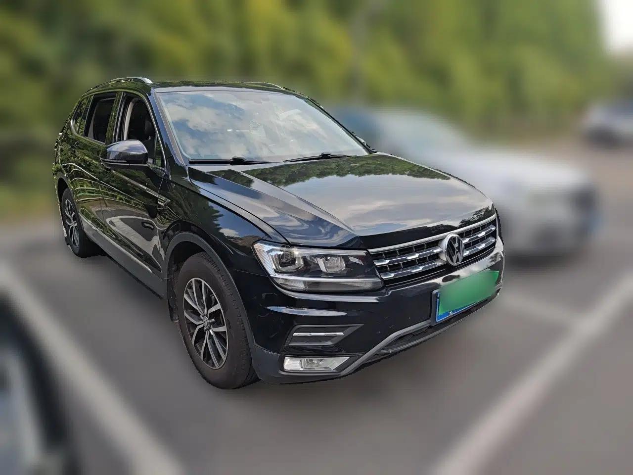 Volkswagen Tiguan L 2018 Facelift 330TSI Automatic Two-Wheel Drive Luxury Edition — миниатюра 3