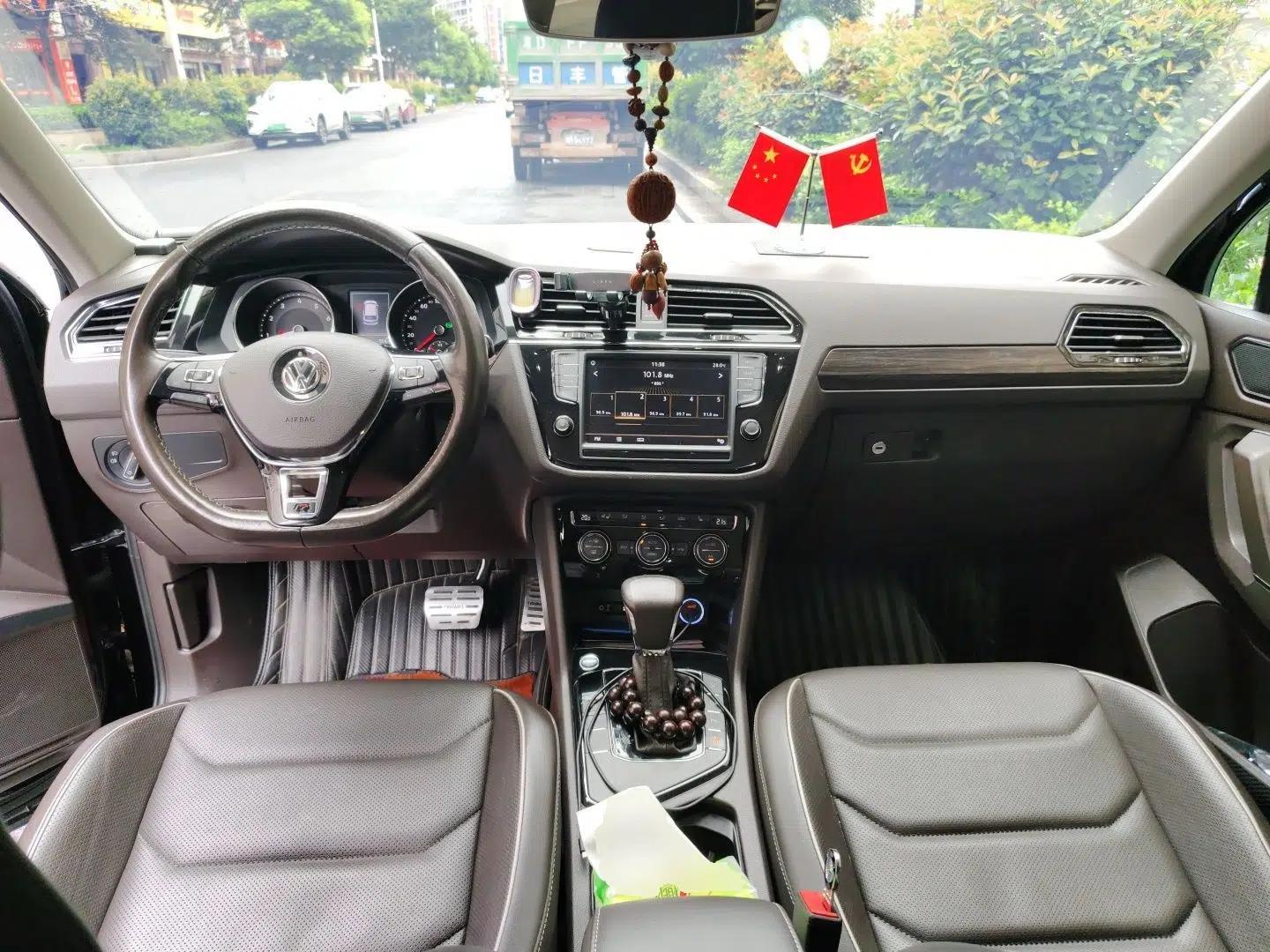 Volkswagen Tiguan L 2017 330TSI Automatic Two-Wheel Drive Flagship Edition — миниатюра 6