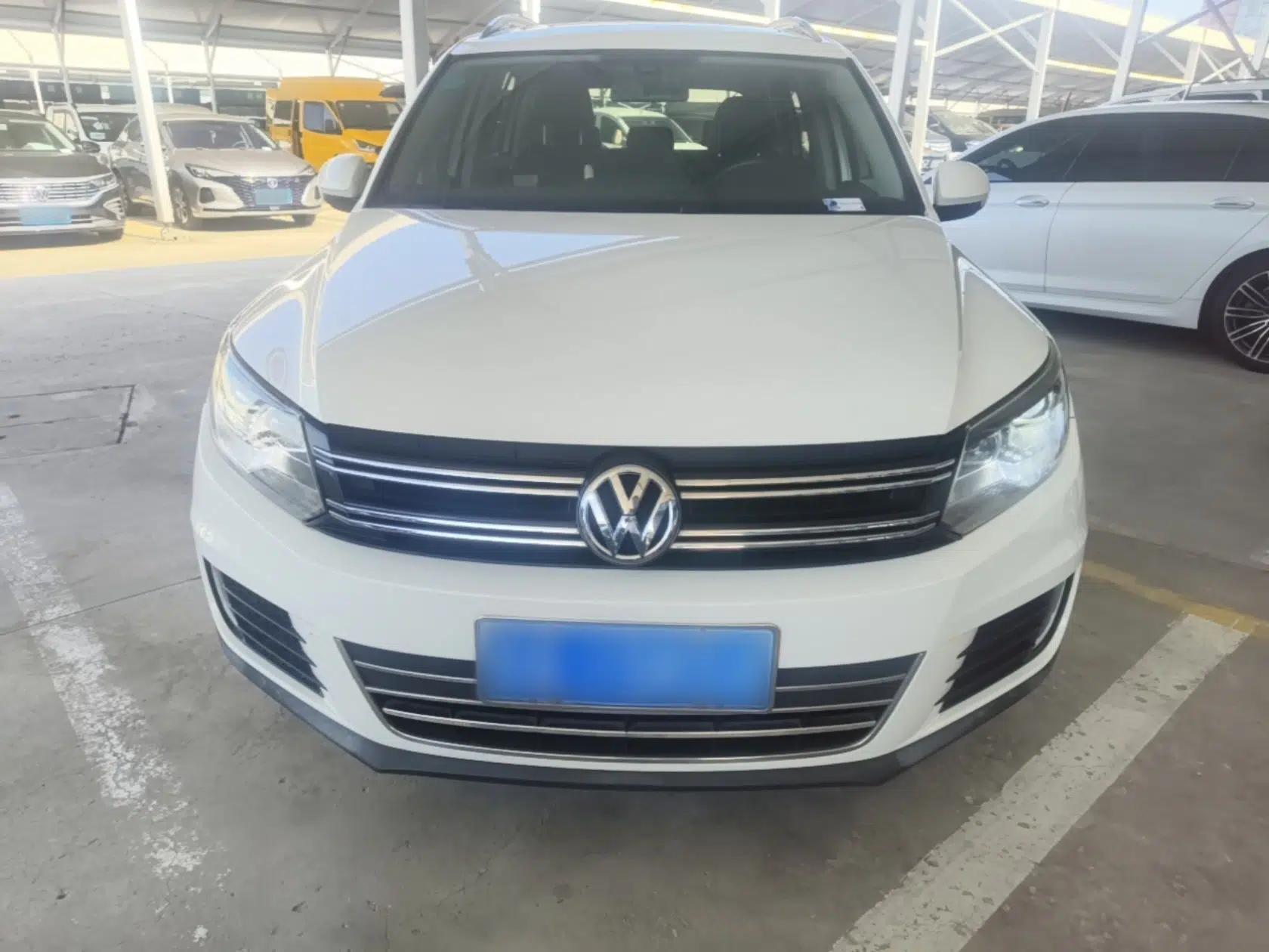 Volkswagen Tiguan 2016 280TSI Automatic Two-Wheel Drive Silk Road Comfort Edition — миниатюра 2