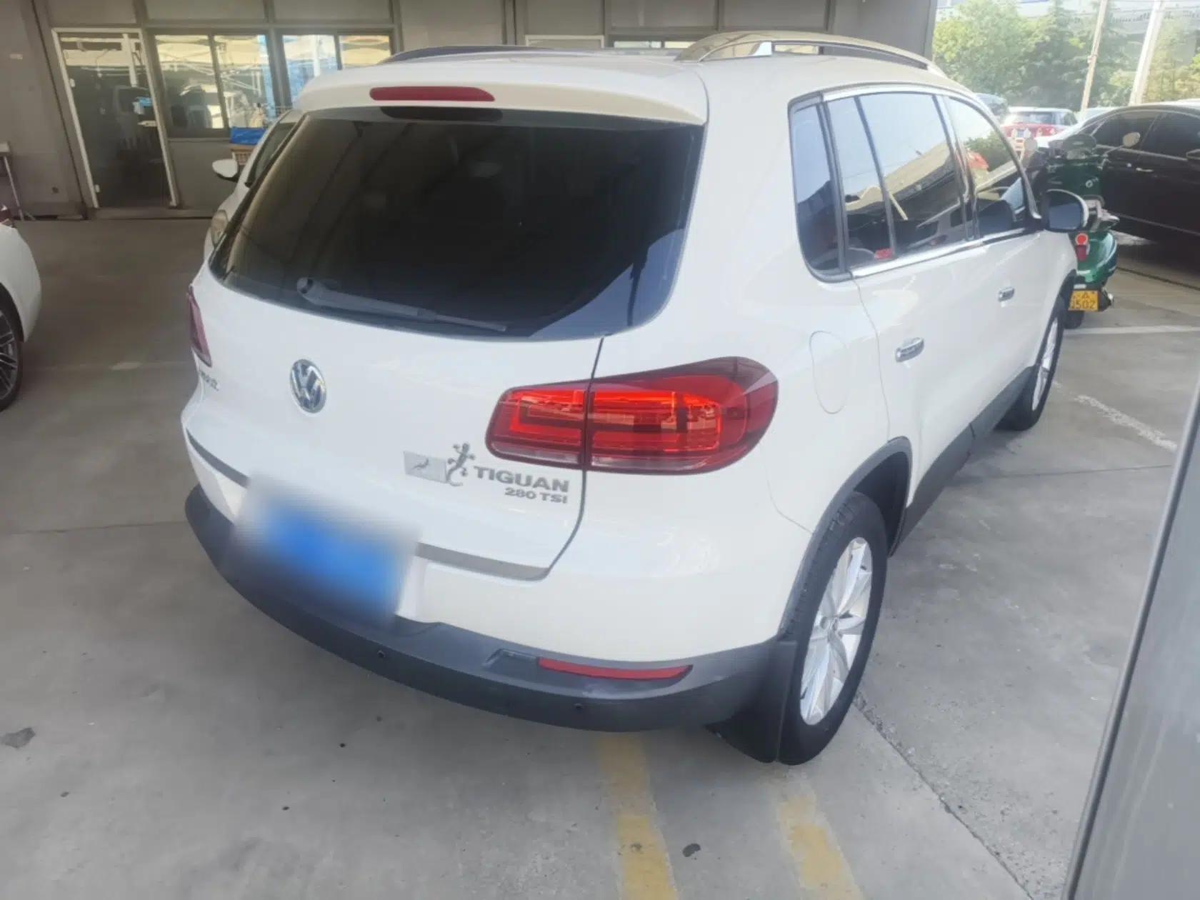 Volkswagen Tiguan 2016 280TSI Automatic Two-Wheel Drive Silk Road Comfort Edition — миниатюра 6