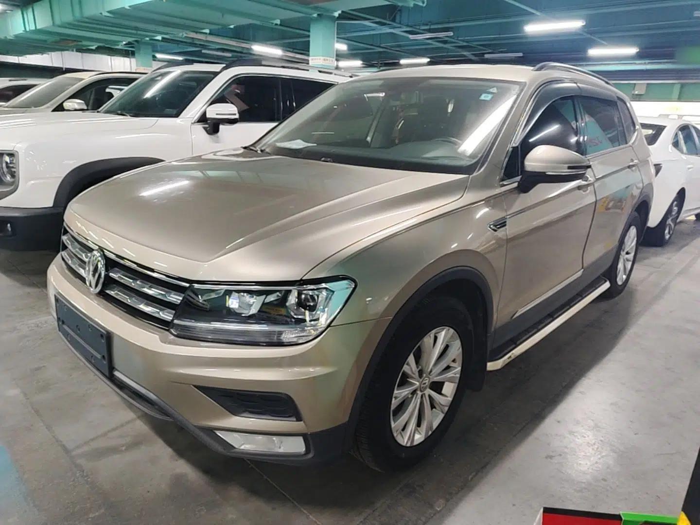 Volkswagen Tiguan L 2017 330TSI Automatic Two-Wheel Drive Luxury Edition — миниатюра 1