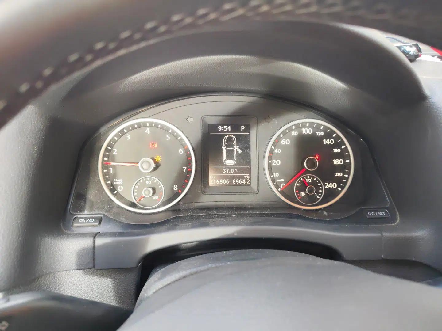 Volkswagen Tiguan 2017 300TSI Automatic Two-Wheel Drive Silk Road Comfort Edition — миниатюра 11