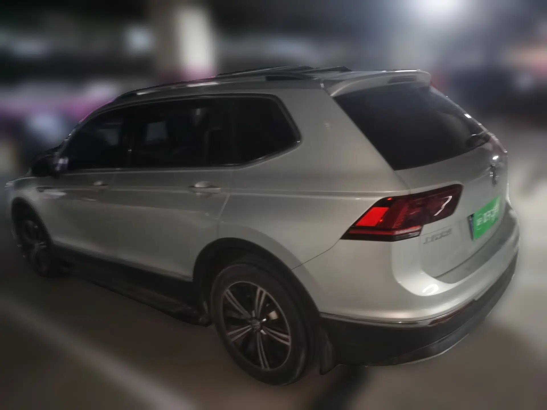 Volkswagen Tiguan L 2018 380TSI Automatic All-Wheel Drive Luxury Edition — миниатюра 4