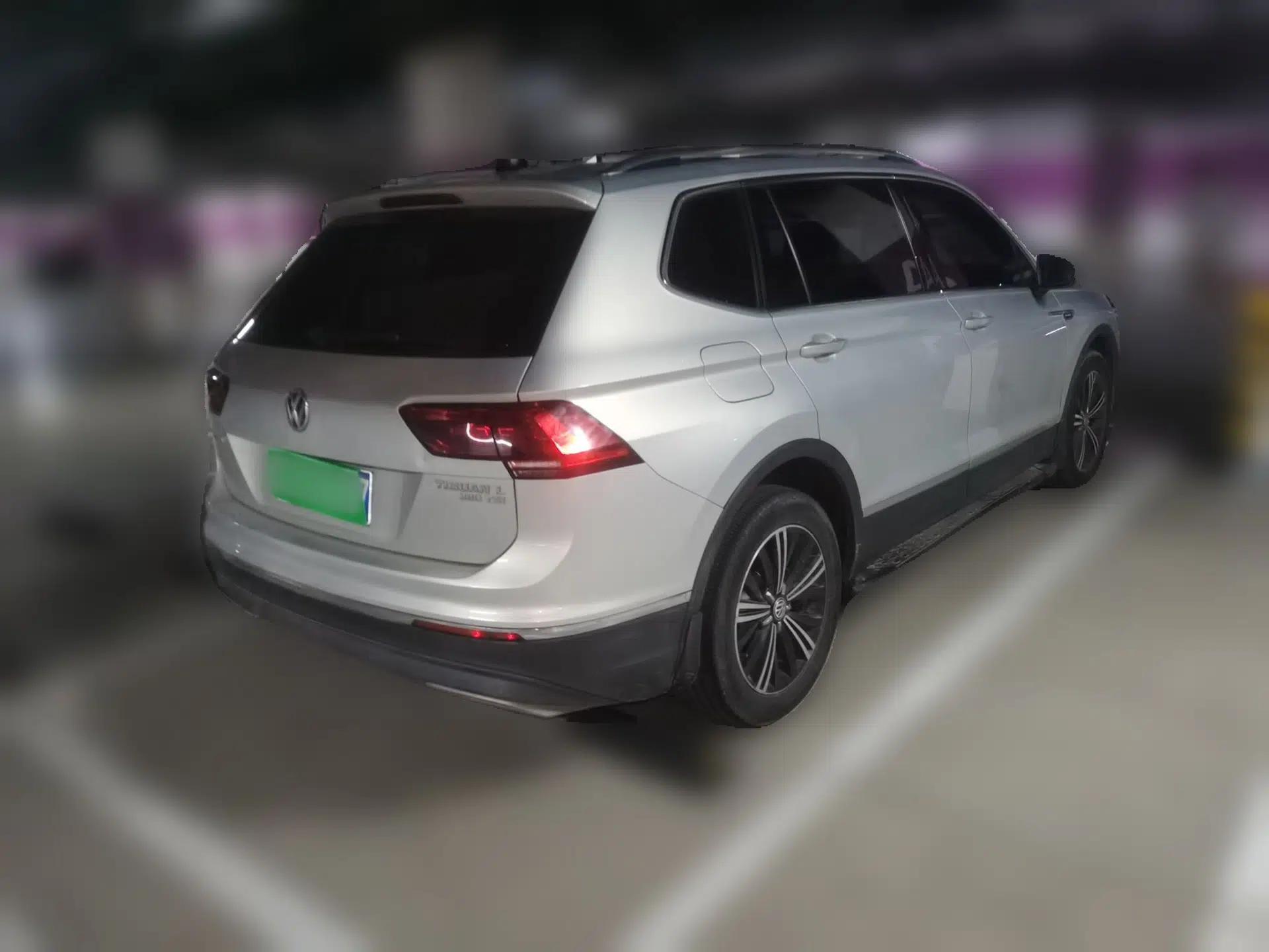 Volkswagen Tiguan L 2018 380TSI Automatic All-Wheel Drive Luxury Edition — миниатюра 6