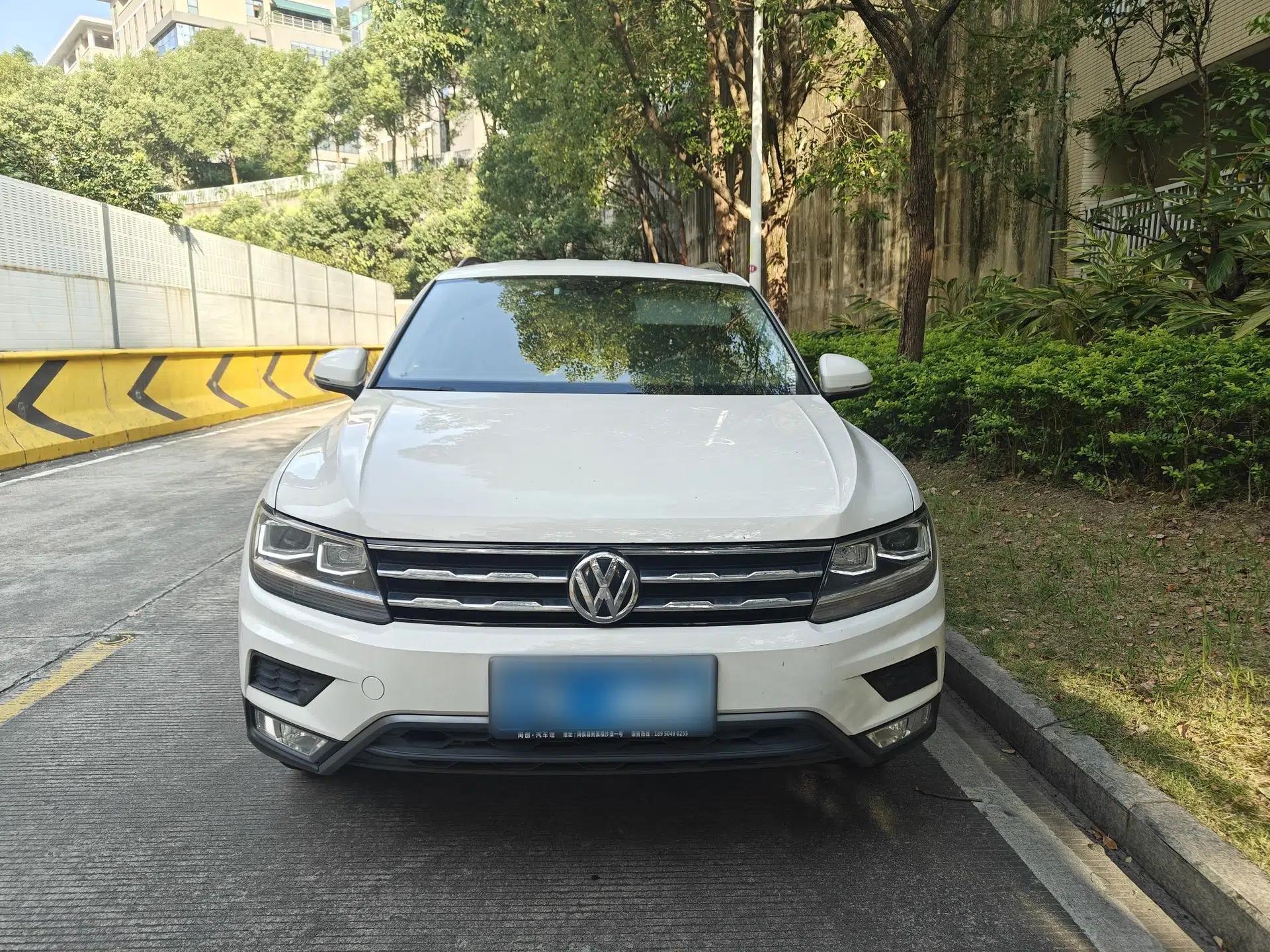 Volkswagen Tiguan L 2020 330TSI Automatic Two-Wheel Drive Luxury Edition China VI Standard — миниатюра 13