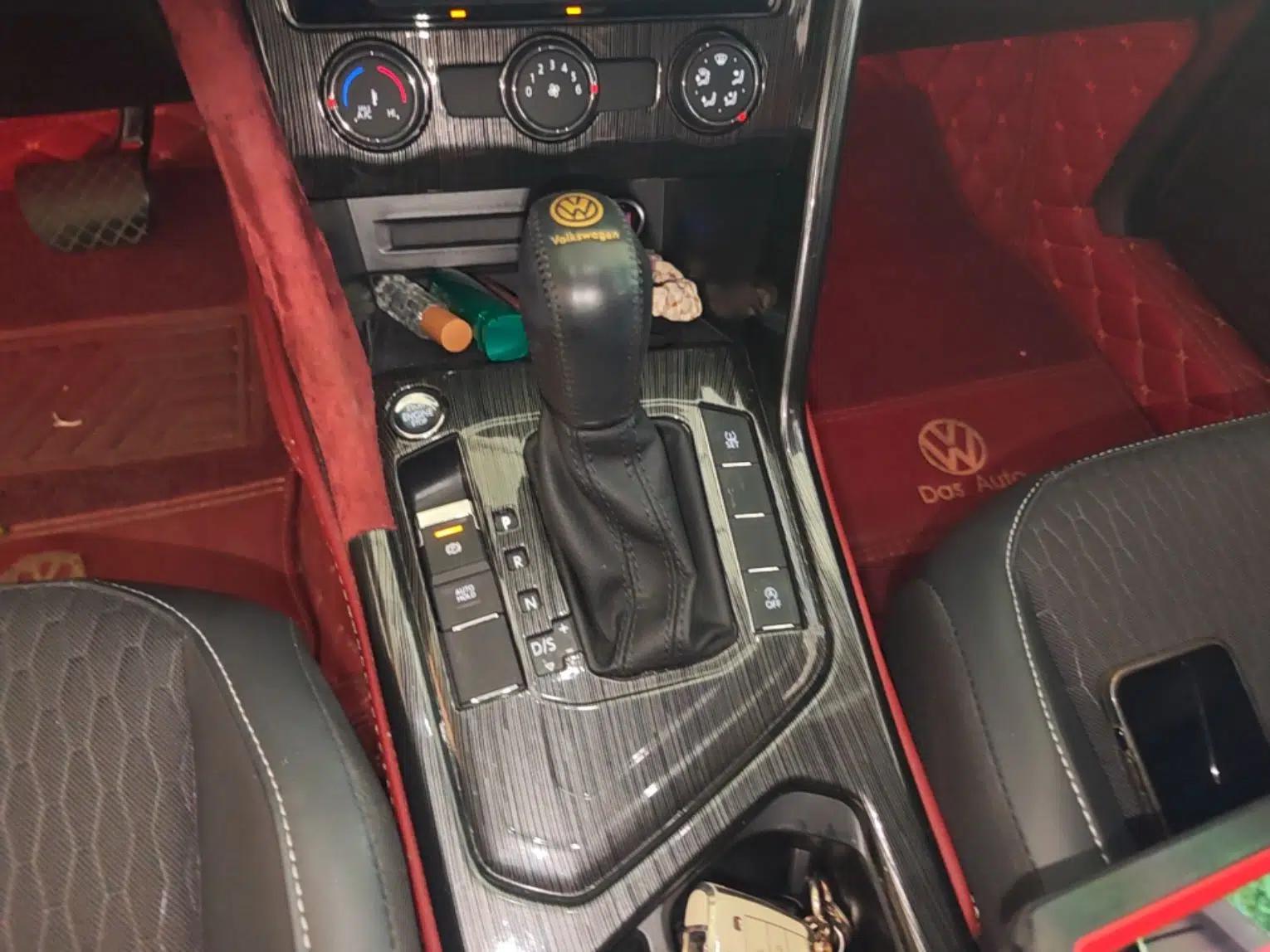 Volkswagen Tiguan L 2020 330TSI Automatic Two-Wheel Drive Luxury Edition China VI Standard — миниатюра 23