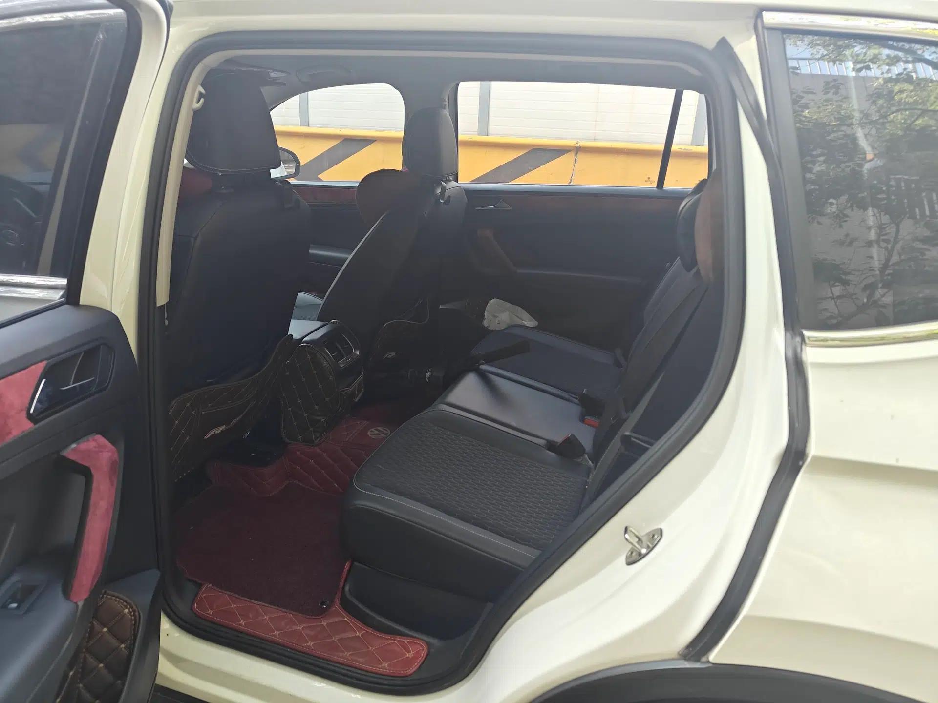 Volkswagen Tiguan L 2020 330TSI Automatic Two-Wheel Drive Luxury Edition China VI Standard — миниатюра 33