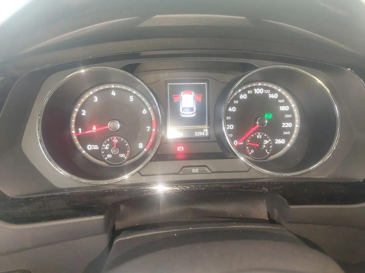 Volkswagen Tiguan L 2019 330TSI Automatic Two-Wheel Drive Panoramic Comfort Edition China VI Standard — миниатюра 11