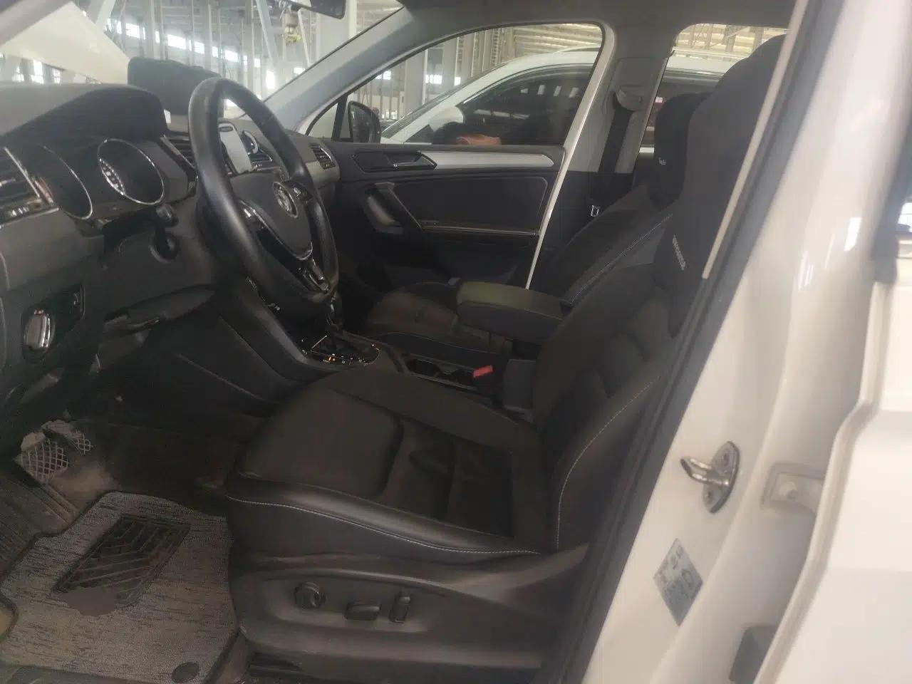 Volkswagen Tiguan L 2019 330TSI Automatic Two-Wheel Drive Panoramic Comfort Edition China VI Standard — миниатюра 15