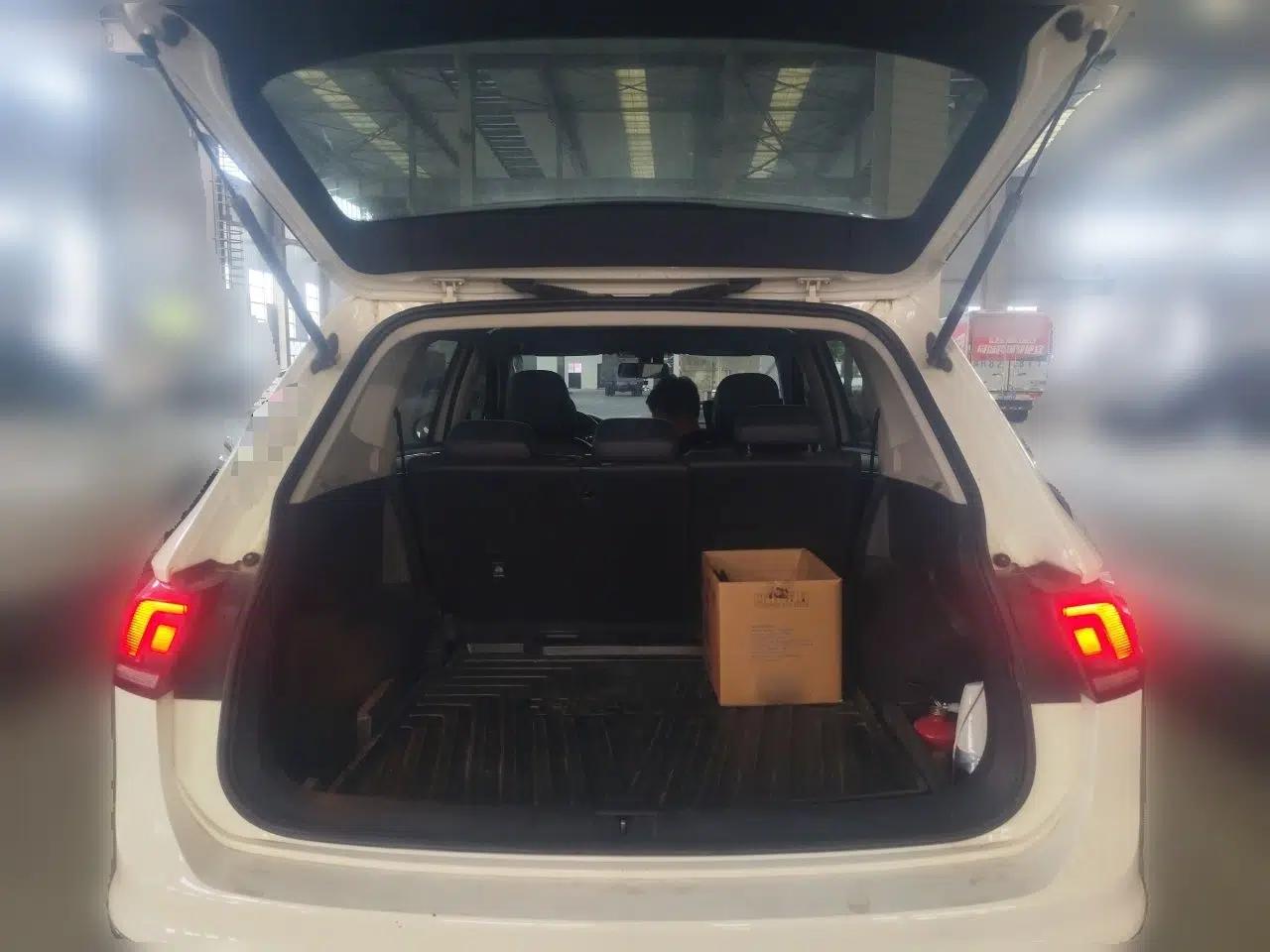 Volkswagen Tiguan L 2019 330TSI Automatic Two-Wheel Drive Panoramic Comfort Edition China VI Standard — миниатюра 19