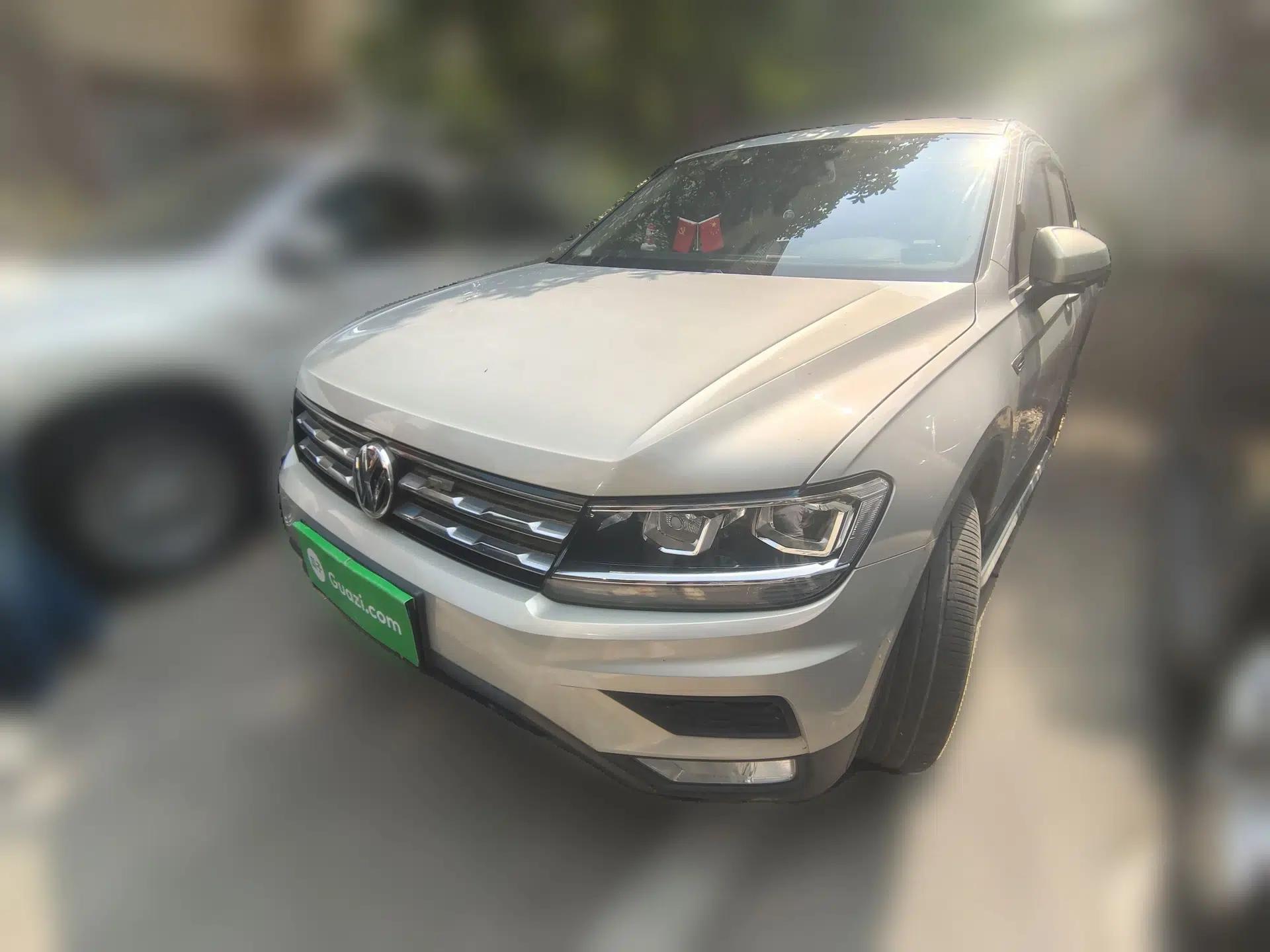 Volkswagen Tiguan L 2020 330TSI Automatic Two-Wheel Drive Luxury Edition China VI Standard — миниатюра 1