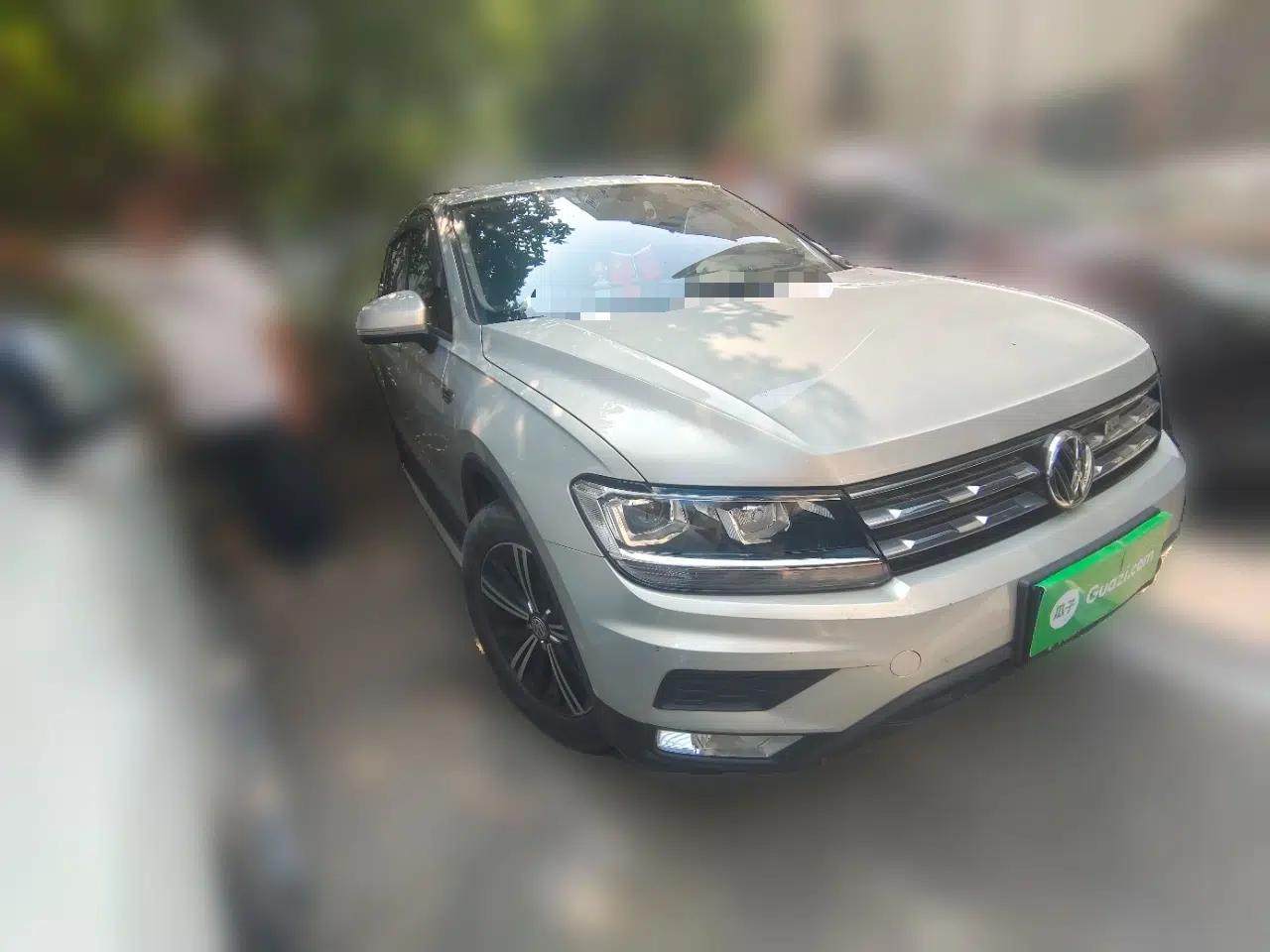 Volkswagen Tiguan L 2020 330TSI Automatic Two-Wheel Drive Luxury Edition China VI Standard — миниатюра 3
