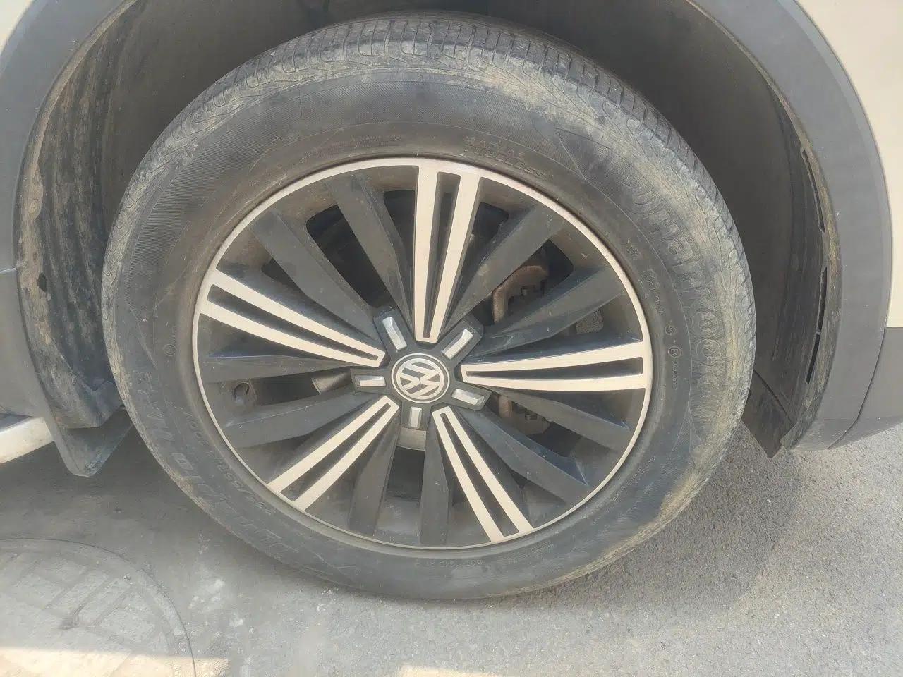 Volkswagen Tiguan L 2020 330TSI Automatic Two-Wheel Drive Luxury Edition China VI Standard — миниатюра 8