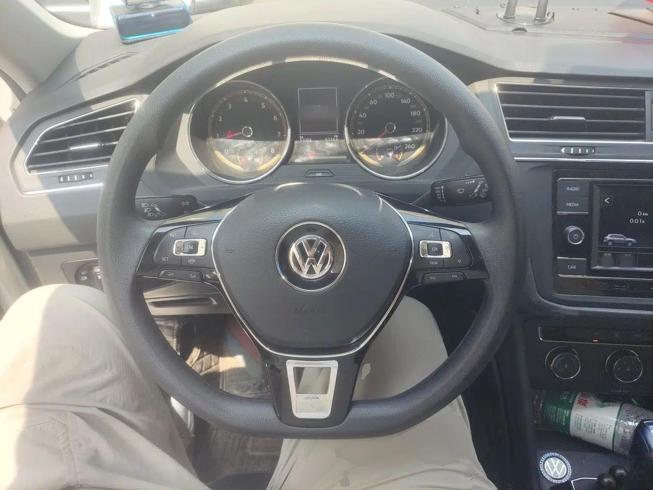 Volkswagen Tiguan L 2020 330TSI Automatic Two-Wheel Drive Luxury Edition China VI Standard — миниатюра 10