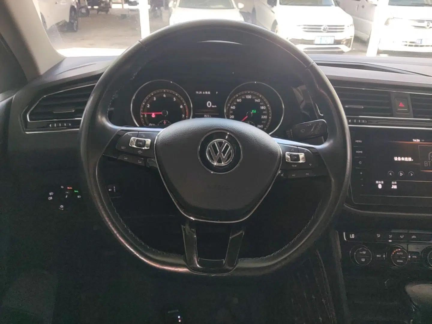 Volkswagen Tiguan L 2019 Updated Version 330TSI Automatic Two-Wheel Drive Panoramic Comfort Edition China VI Standard — миниатюра 13