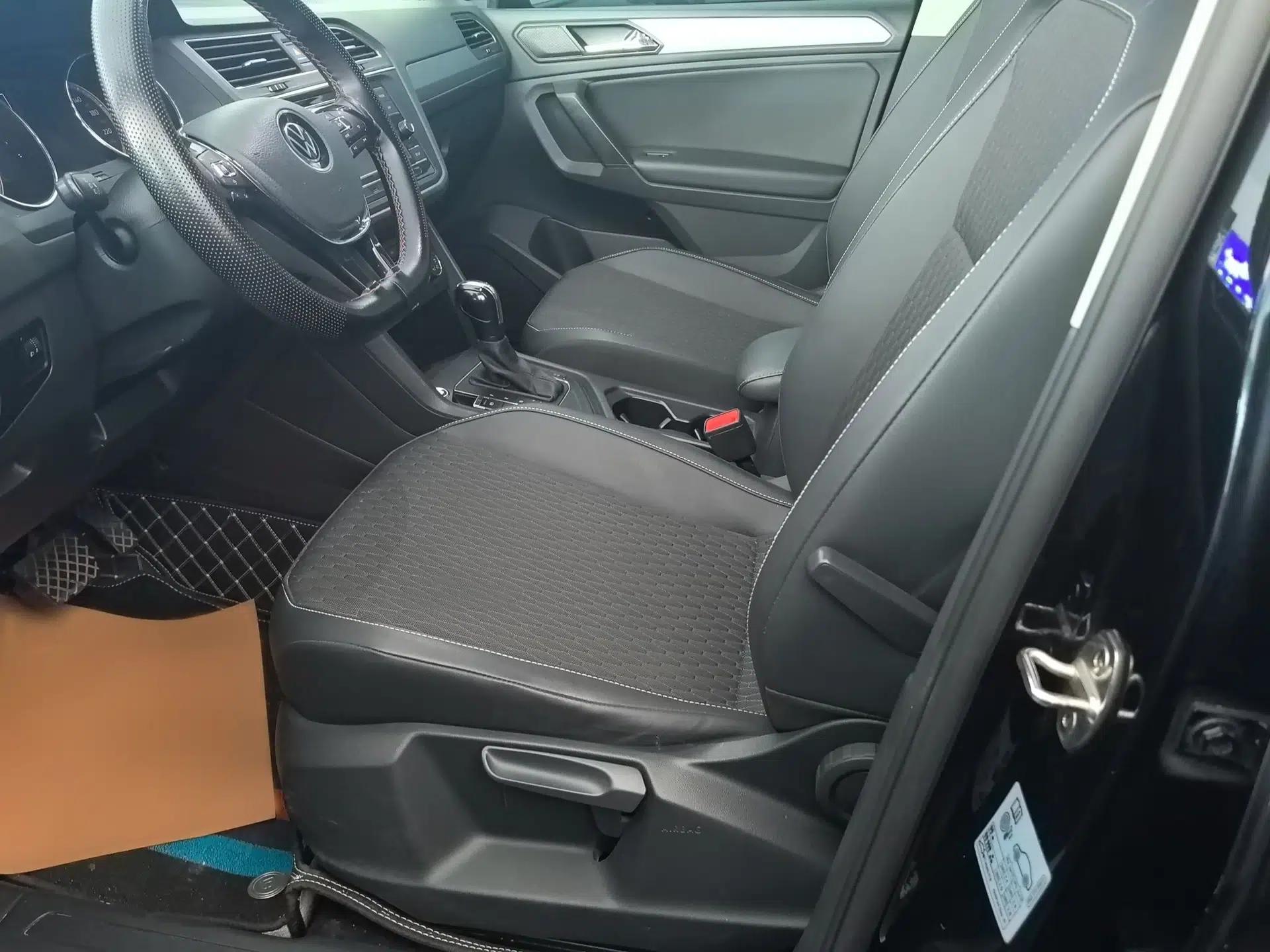 Volkswagen Tiguan L 2021 280TSI Automatic Two-Wheel Drive Comfort Edition – Low-Trim Version — миниатюра 11
