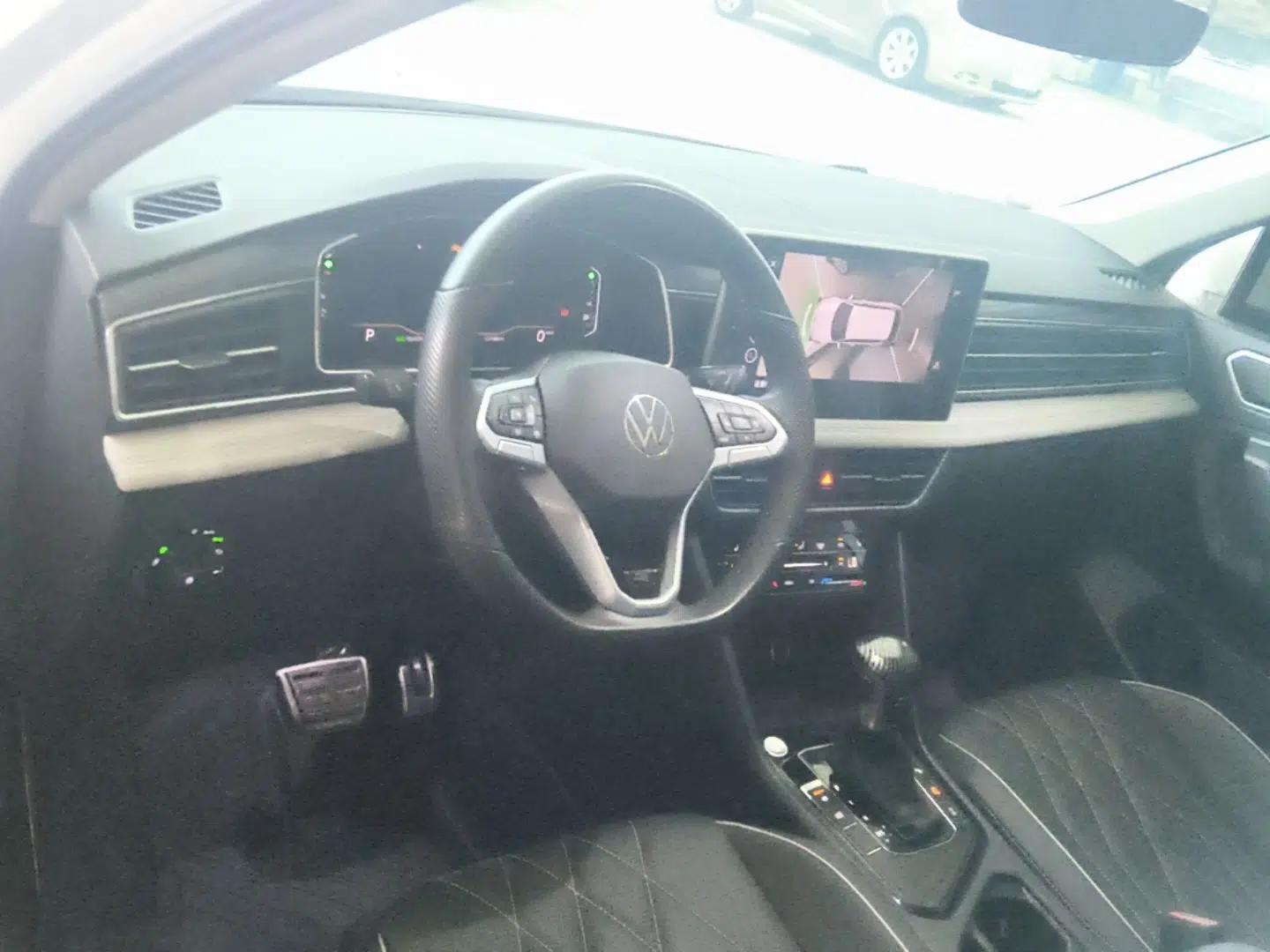 Volkswagen Tiguan L 2024 330TSI Automatic Two-Wheel Drive R-Line Enhanced Edition — миниатюра 12