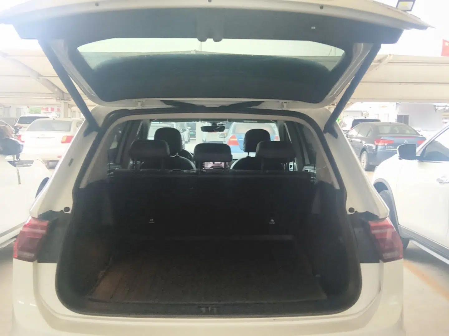 Volkswagen Tiguan L 2024 330TSI Automatic Two-Wheel Drive R-Line Enhanced Edition — миниатюра 22
