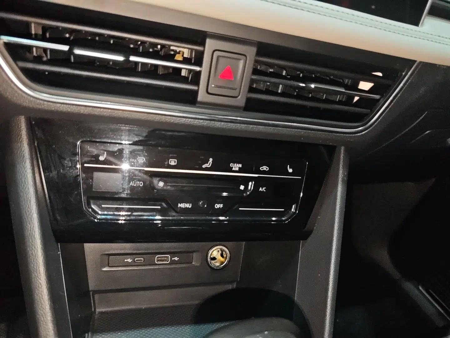 Volkswagen Tiguan L 2022 330TSI Automatic Two-Wheel Drive R-Line Enhanced Edition — миниатюра 16