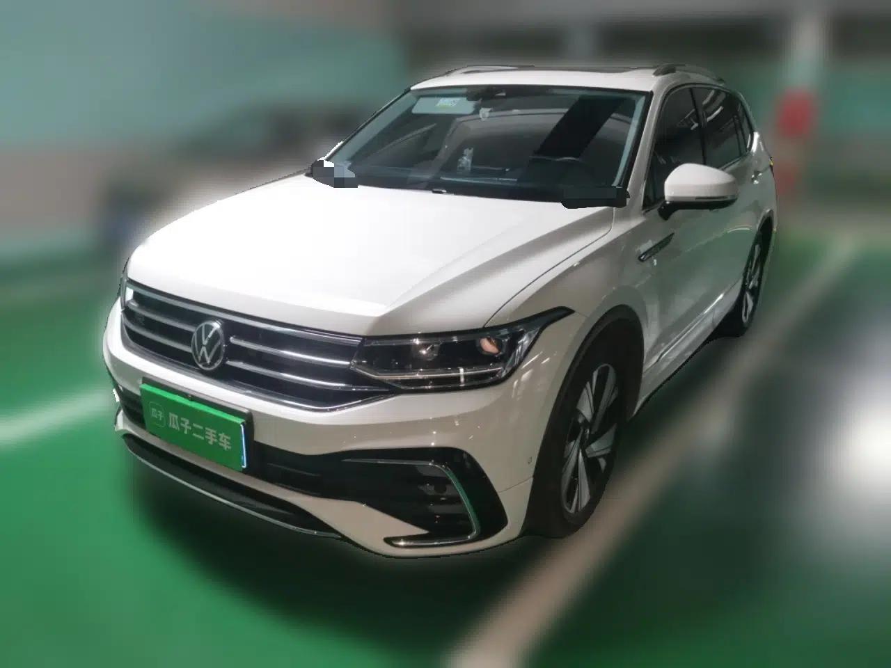 Volkswagen Tiguan L 2023 Restyled 330TSI Automatic Two-Wheel Drive R-Line Enhanced Comfort Version — миниатюра 1