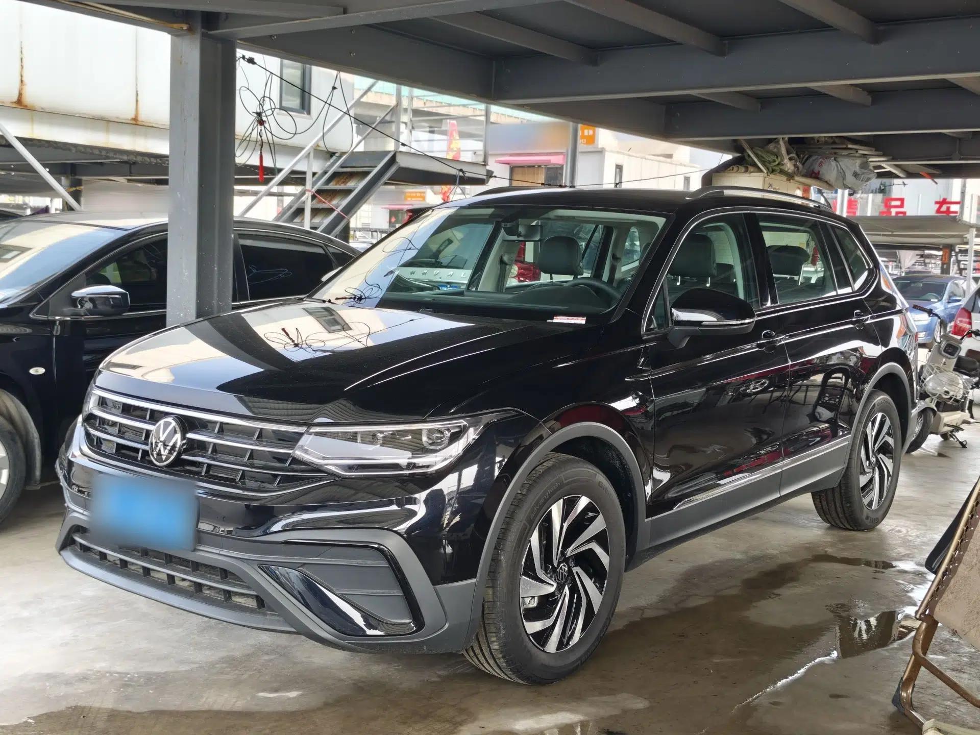 Volkswagen Tiguan L 2025 Model, Outstanding Version, 300TSI Automatic Two-Wheel Drive Longteng Edition — миниатюра 1