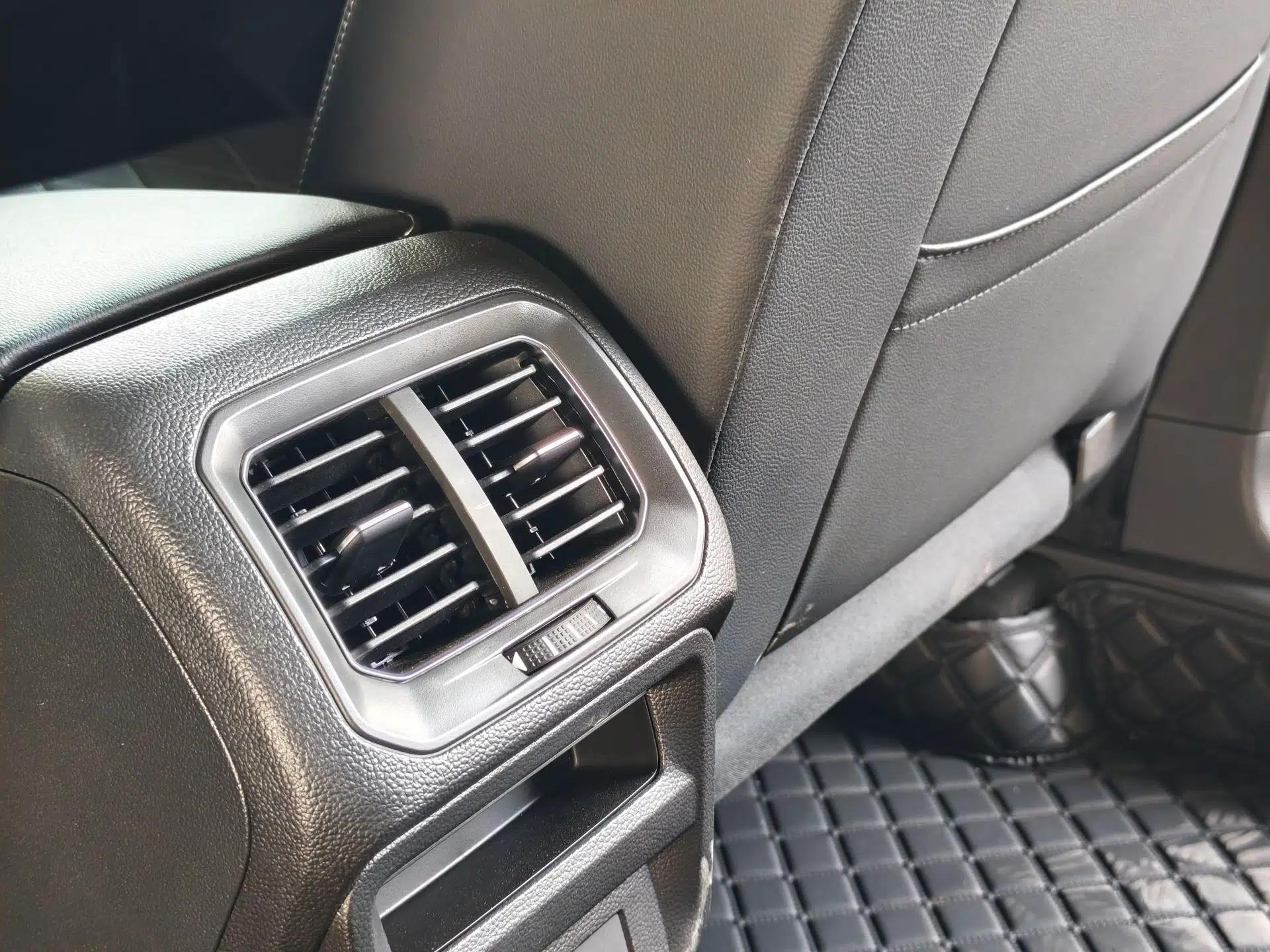 Volkswagen Tiguan L 2025 Model, Outstanding Version, 300TSI Automatic Two-Wheel Drive Longteng Edition — миниатюра 16