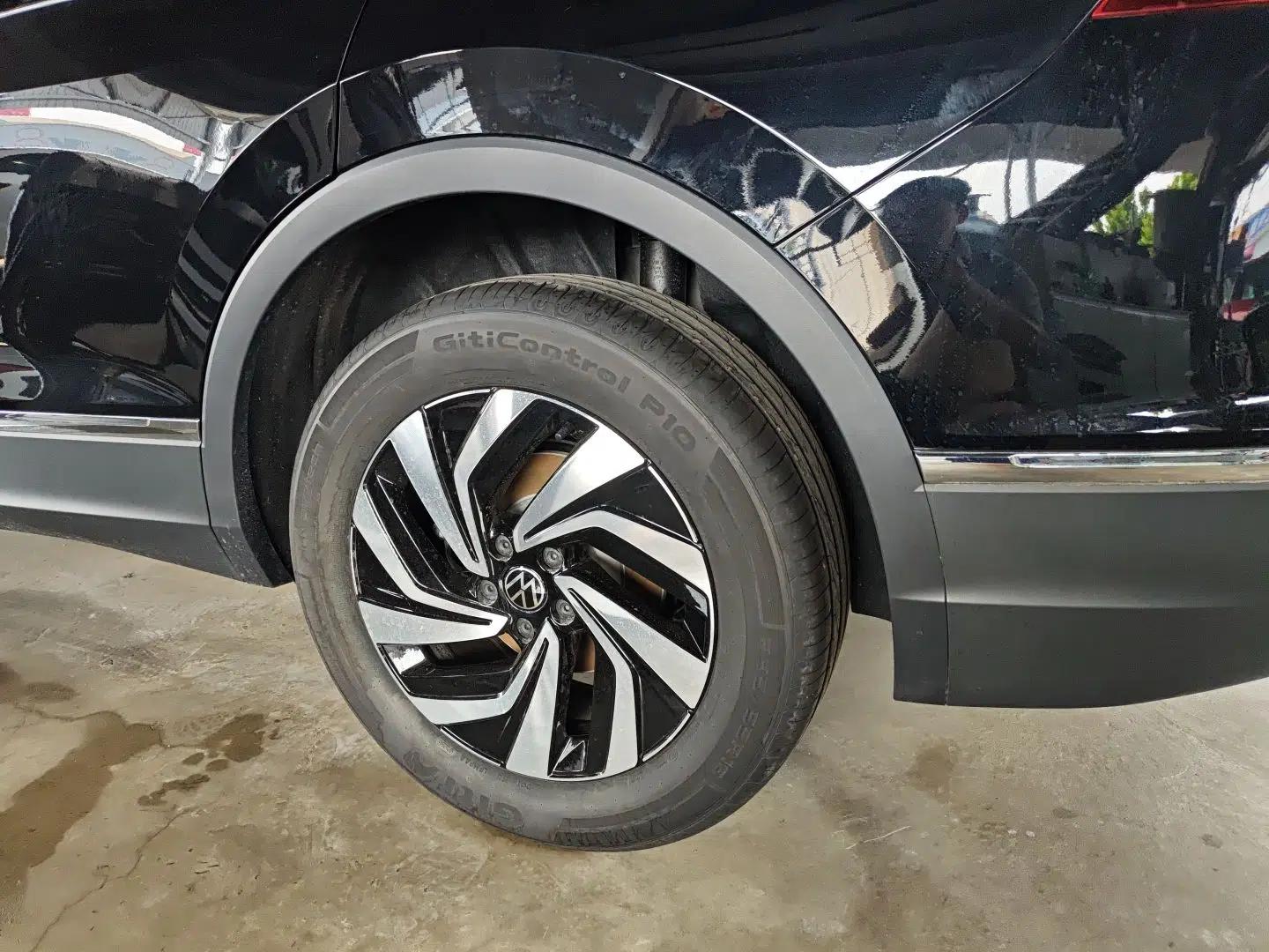 Volkswagen Tiguan L 2025 Model, Outstanding Version, 300TSI Automatic Two-Wheel Drive Longteng Edition — миниатюра 6