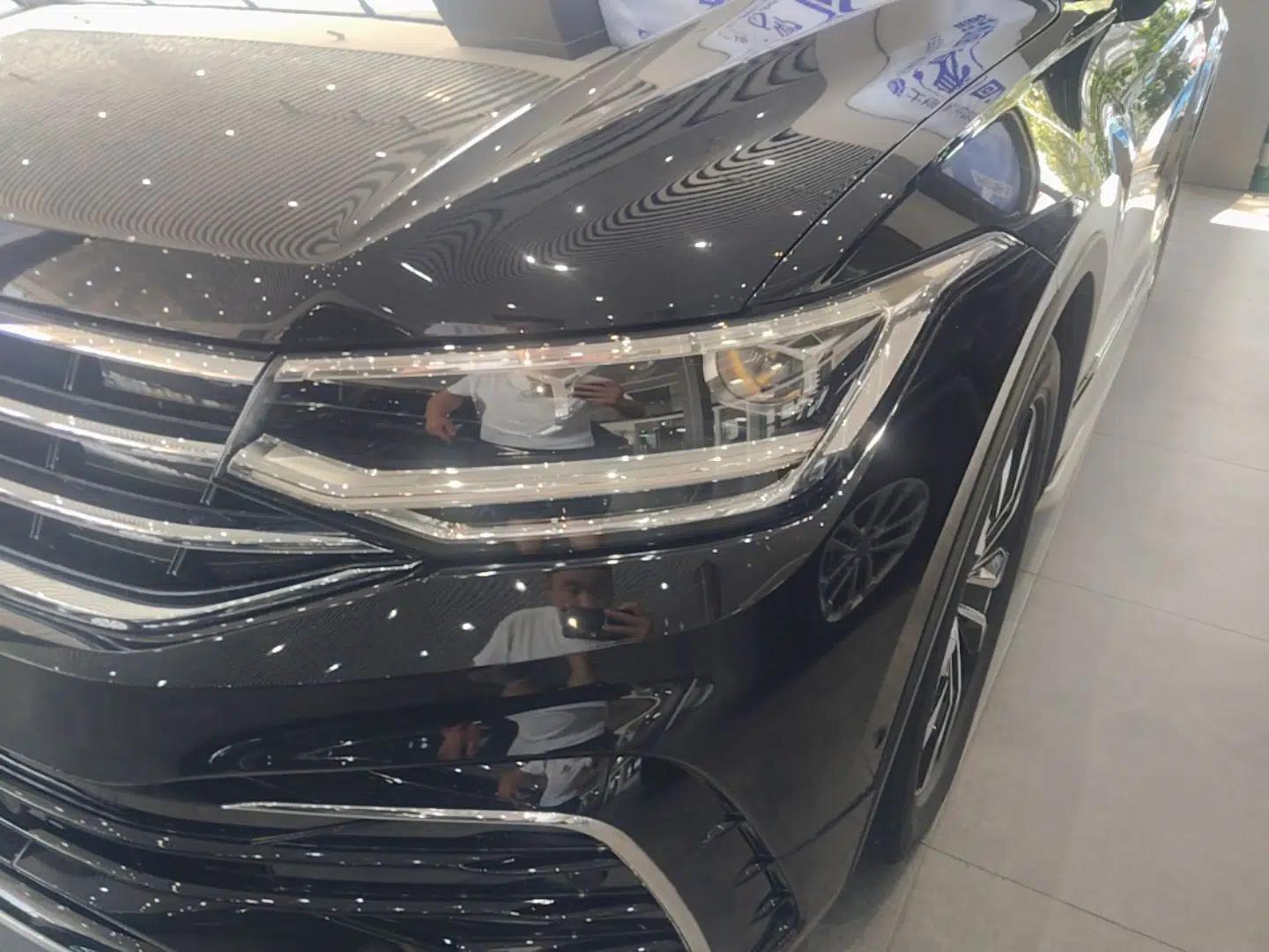 Volkswagen Tiguan L 2024 330TSI Automatic Two-Wheel Drive R-Line Enhanced Edition — миниатюра 8